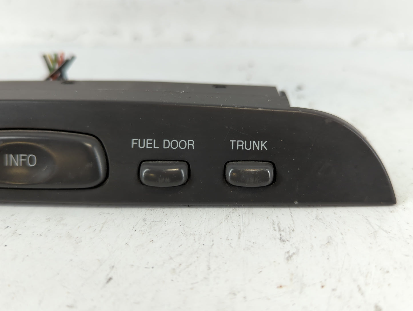 1997 Cadillac Eldorado Fuel Tank Door Lid Gas Tank - Oemusedautoparts1.com