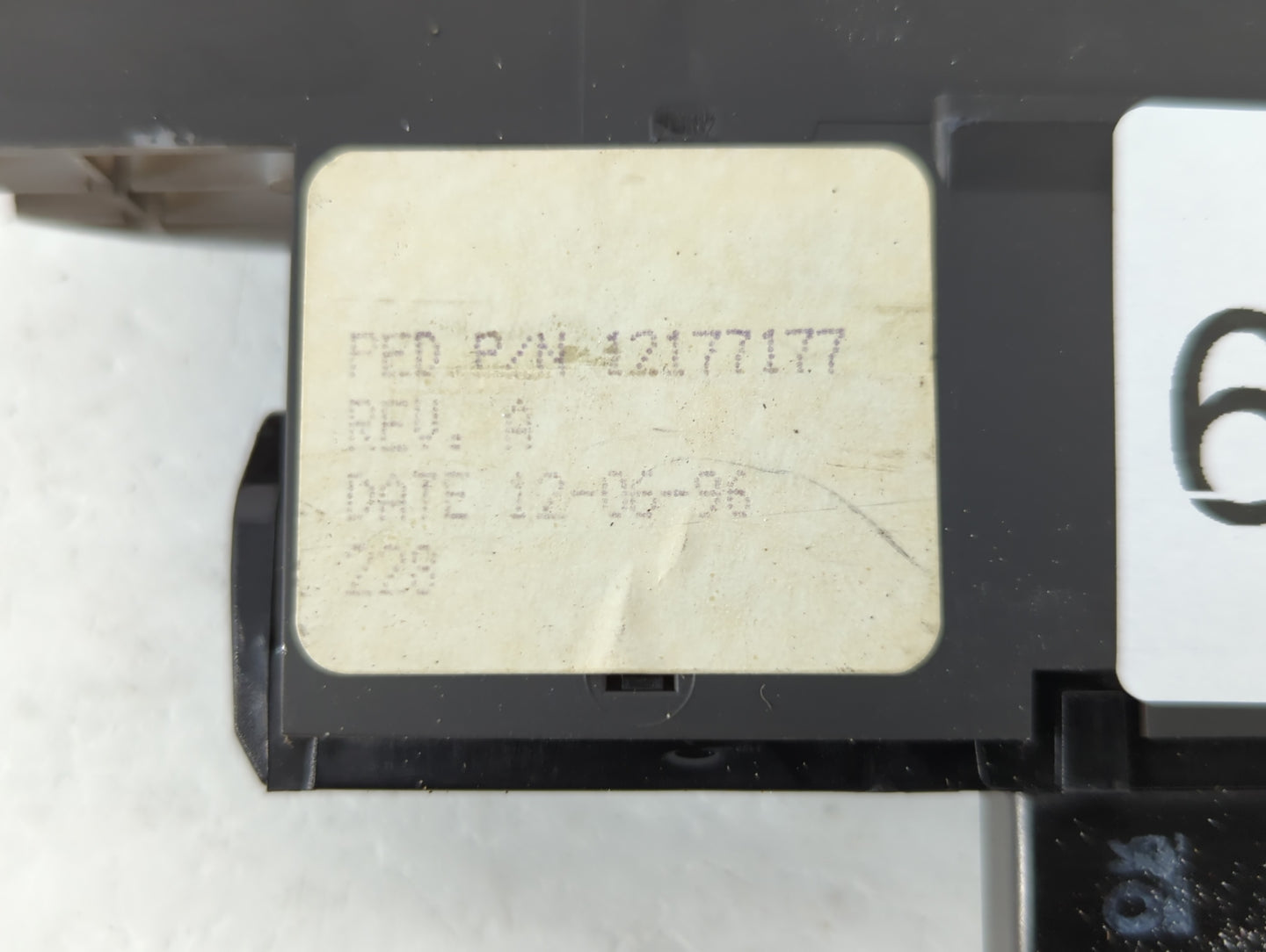 1997 Cadillac Eldorado Fuel Tank Door Lid Gas Tank - Oemusedautoparts1.com