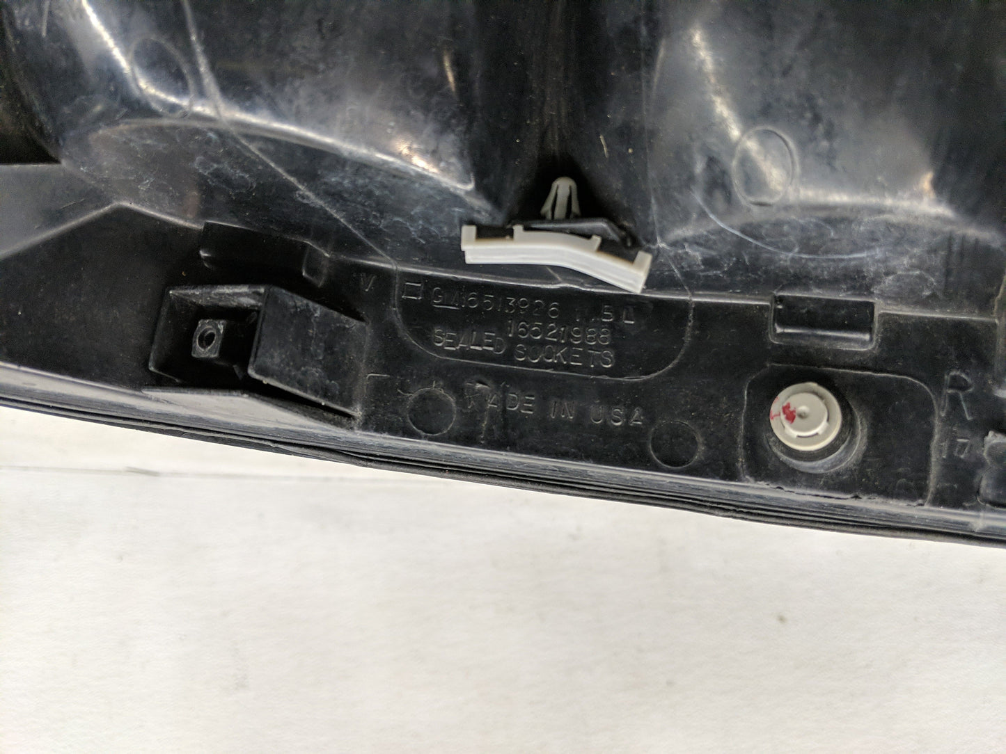 1995-1997 Cadillac Seville Tail Light Assembly Passenger Right OEM P/N:16513926 Fits Fits 1995 1996 1997 OEM Used Auto Parts