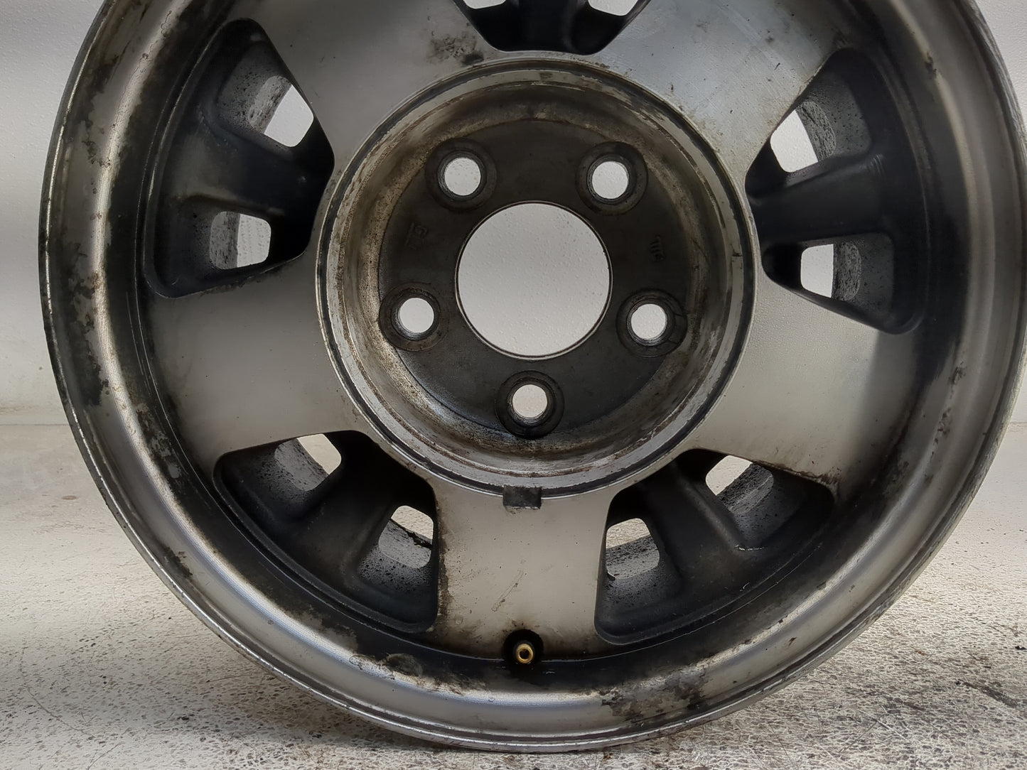 Chevrolet 1500 Oem Wheel Rim 1323703 - Oemusedautoparts1.com