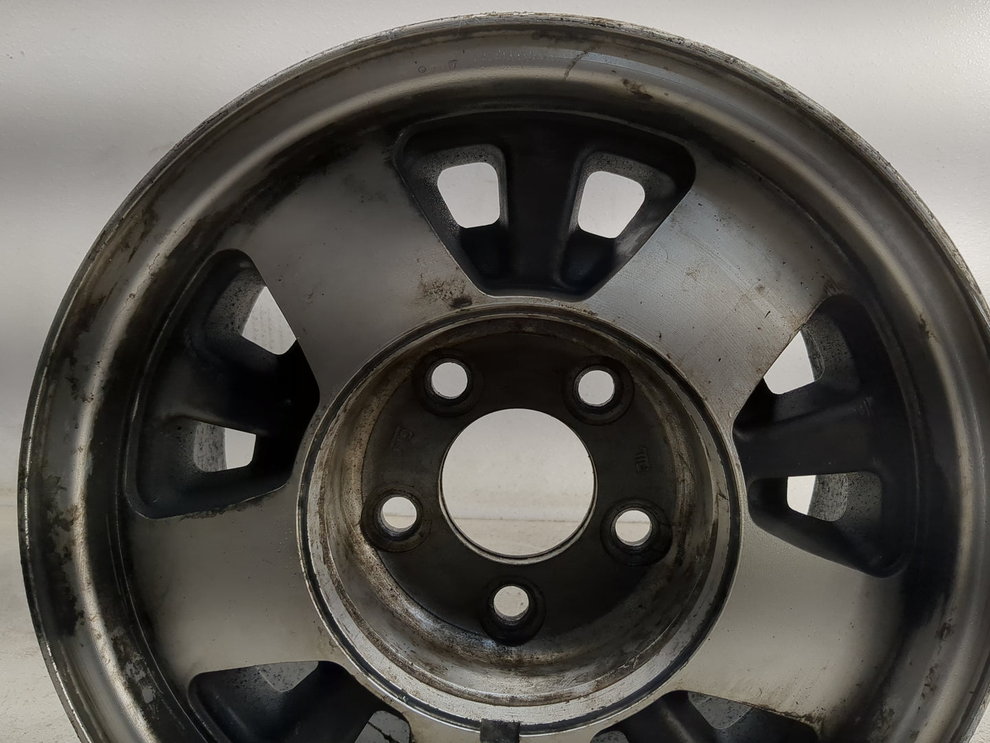 Chevrolet 1500 Oem Wheel Rim 1323703 - Oemusedautoparts1.com
