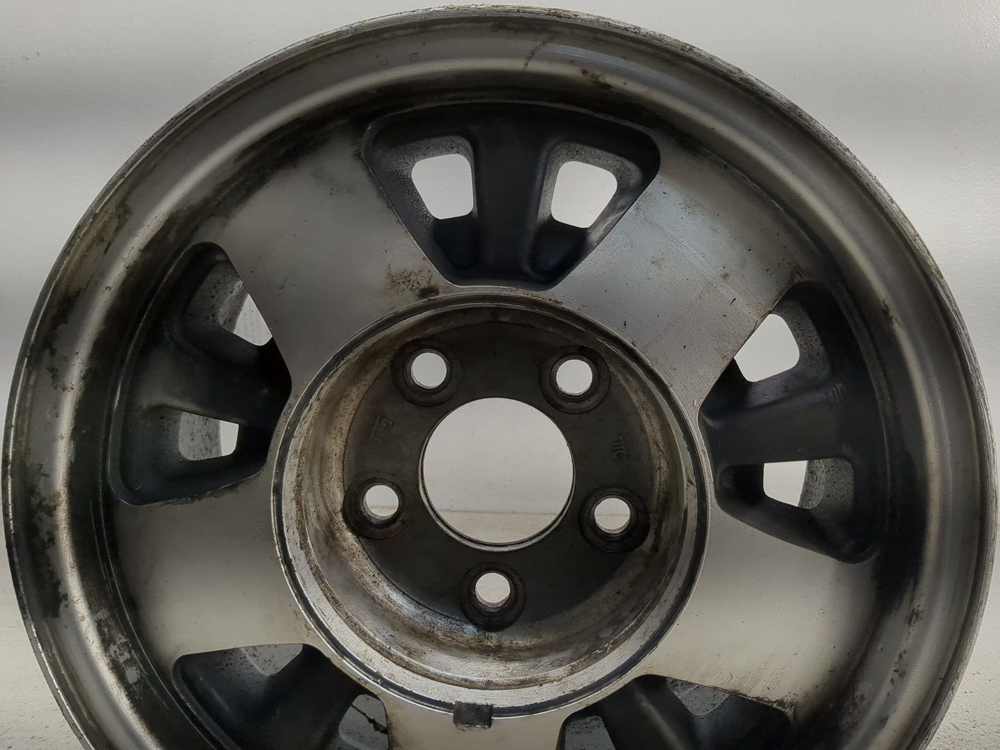 Chevrolet 1500 Oem Wheel Rim 1323703 - Oemusedautoparts1.com