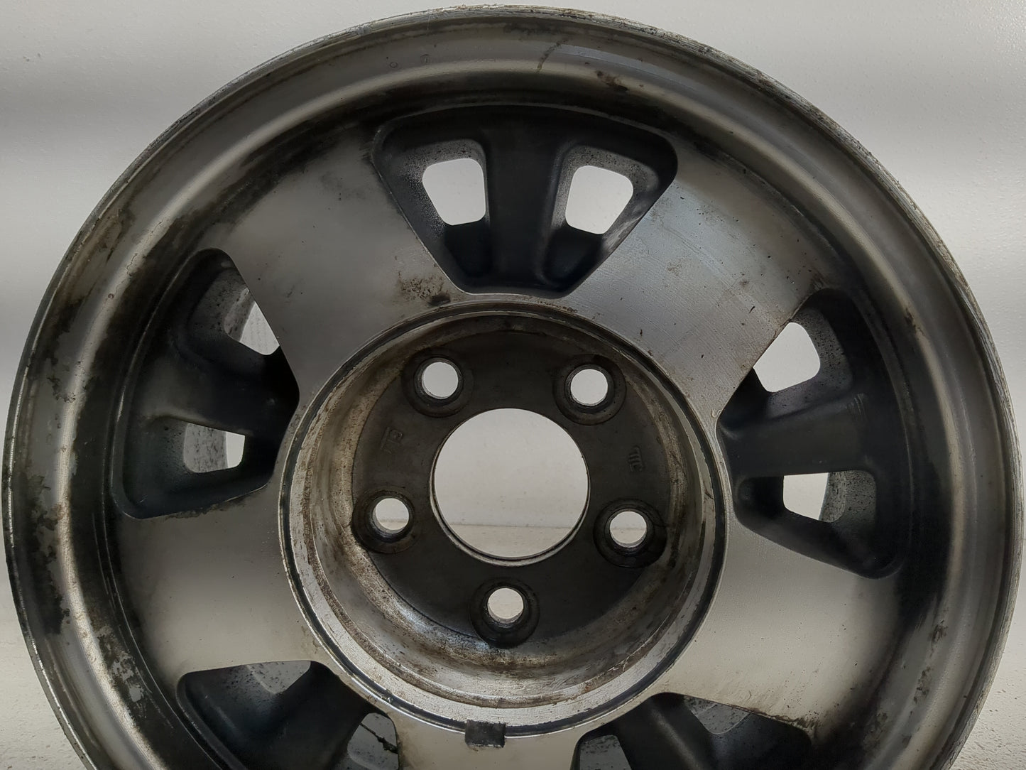 Chevrolet 1500 Oem Wheel Rim 1323703 - Oemusedautoparts1.com