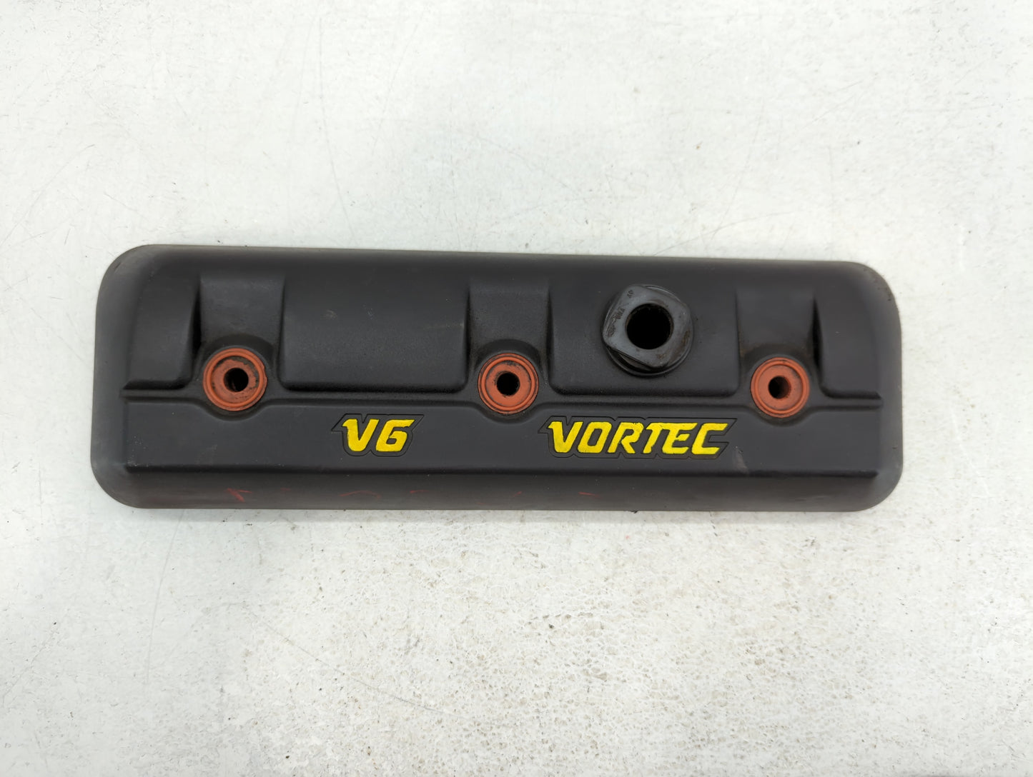 1997 Chevrolet 1500 Driver Left Cylinder Head Valve Cover P/N:12554257 Fits OEM Used Auto Parts - Oemusedautoparts1.com