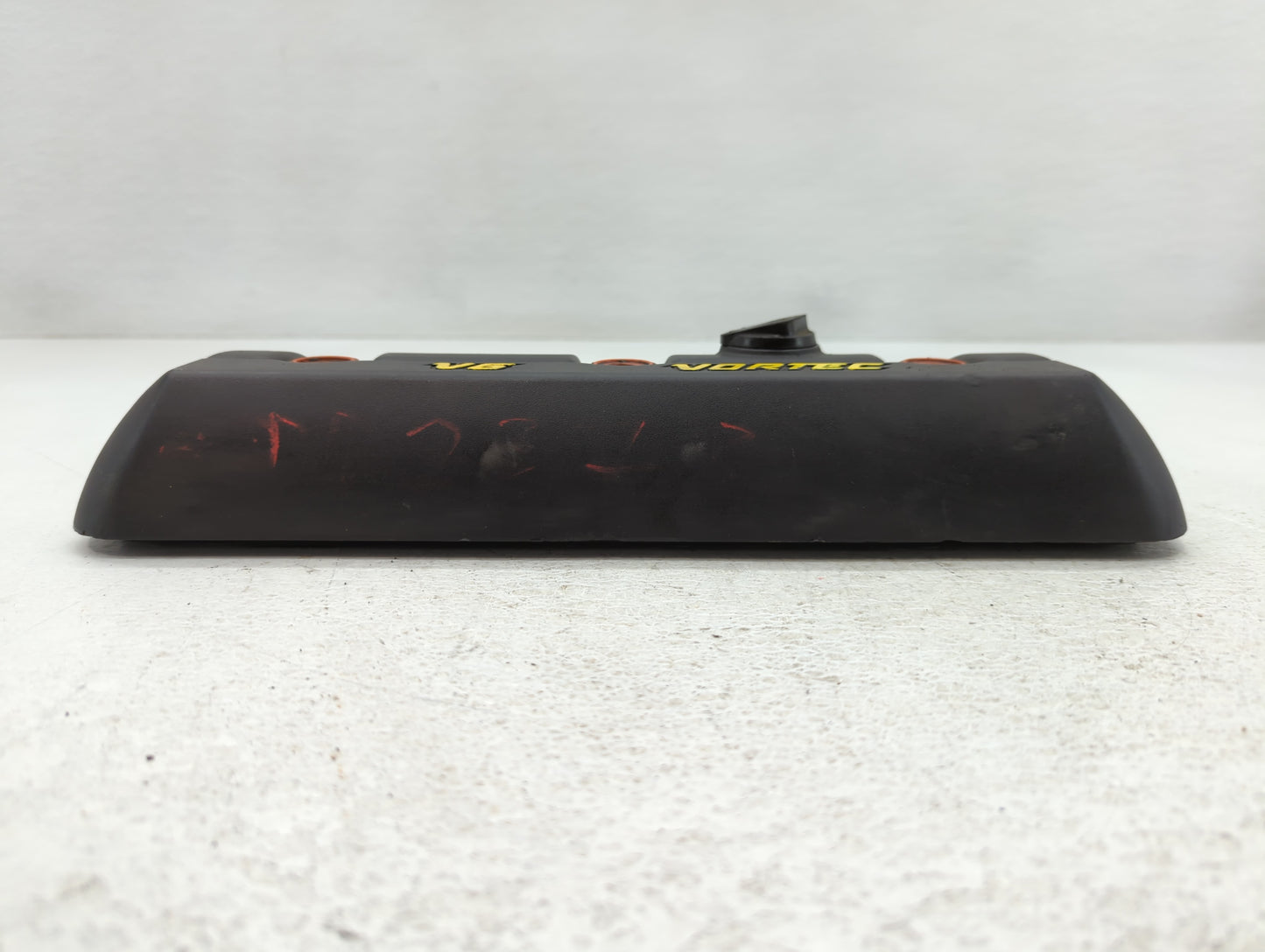 1997 Chevrolet 1500 Driver Left Cylinder Head Valve Cover P/N:12554257 Fits OEM Used Auto Parts - Oemusedautoparts1.com