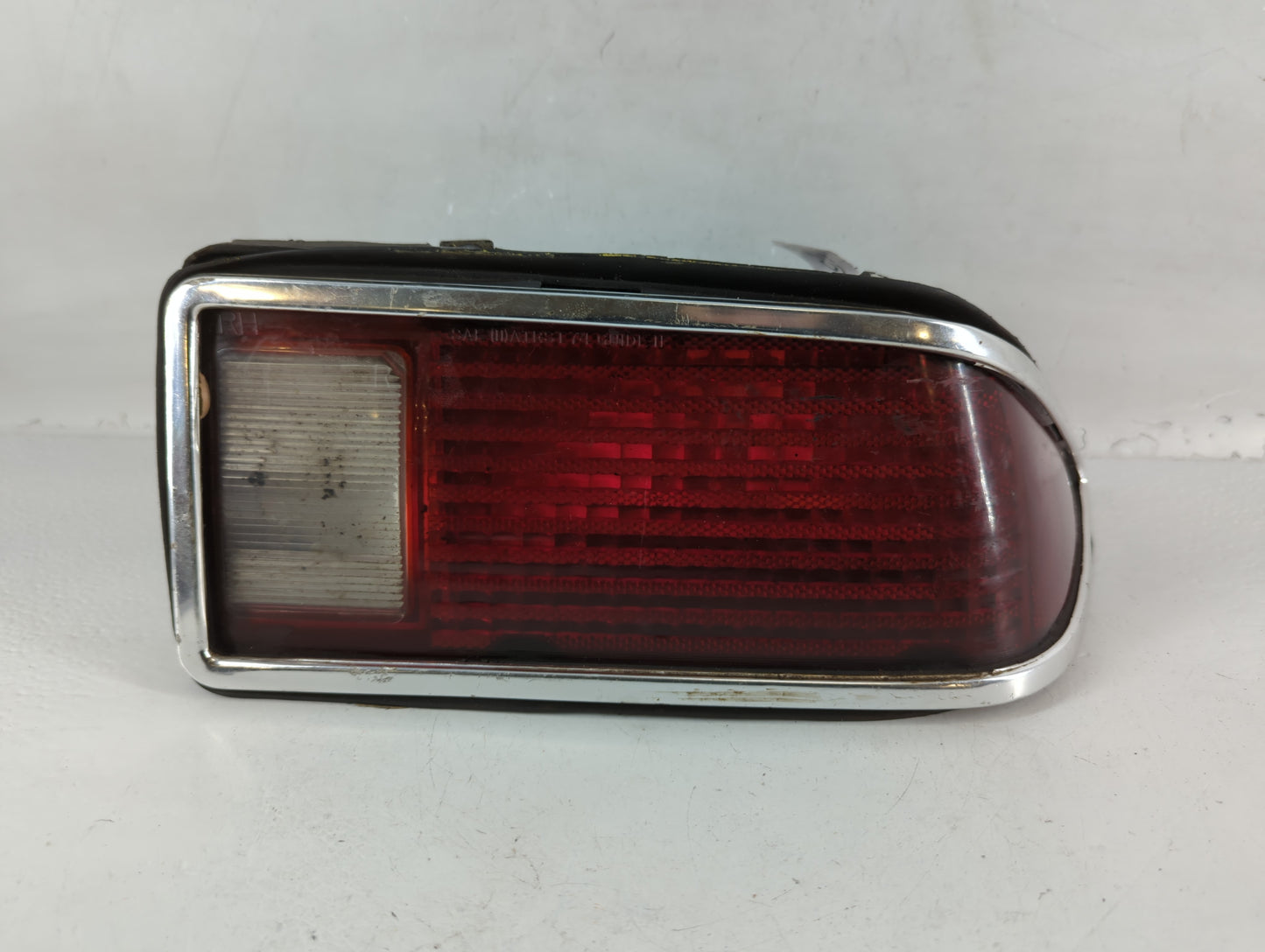 1997-2002 Chevrolet Camaro Tail Light Assembly Passenger Right OEM P/N:5954112 2 Fits Fits 1997 1998 1999 2000 2001 2002 OEM