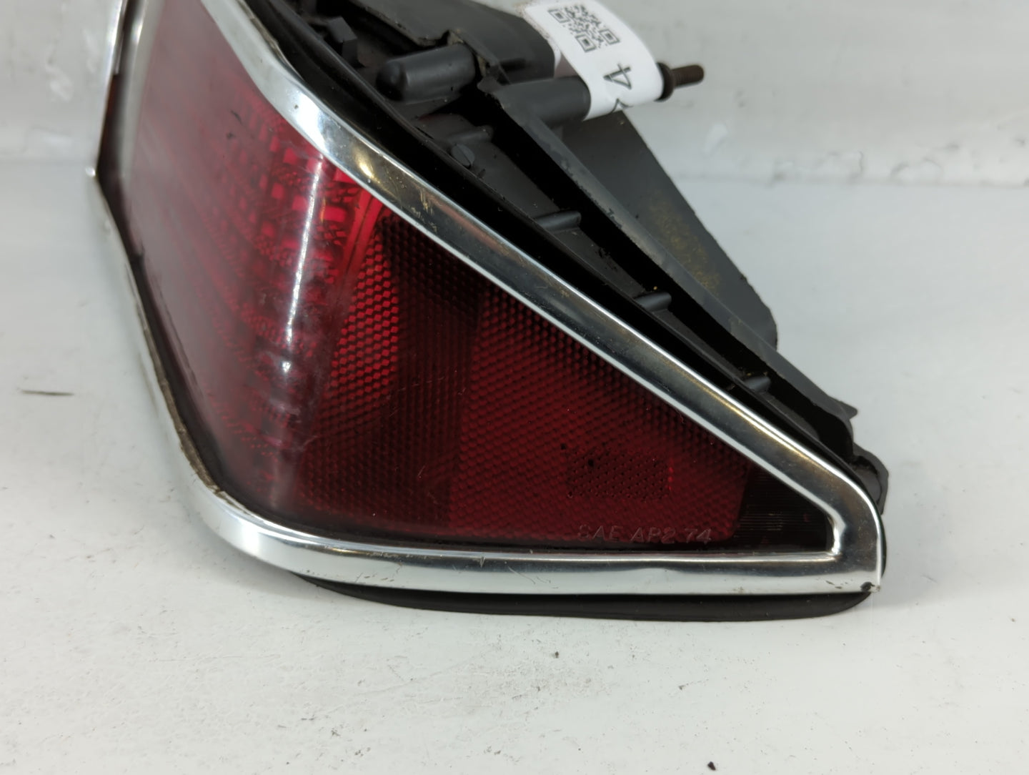 1997-2002 Chevrolet Camaro Tail Light Assembly Passenger Right OEM P/N:5954112 2 Fits Fits 1997 1998 1999 2000 2001 2002 OEM