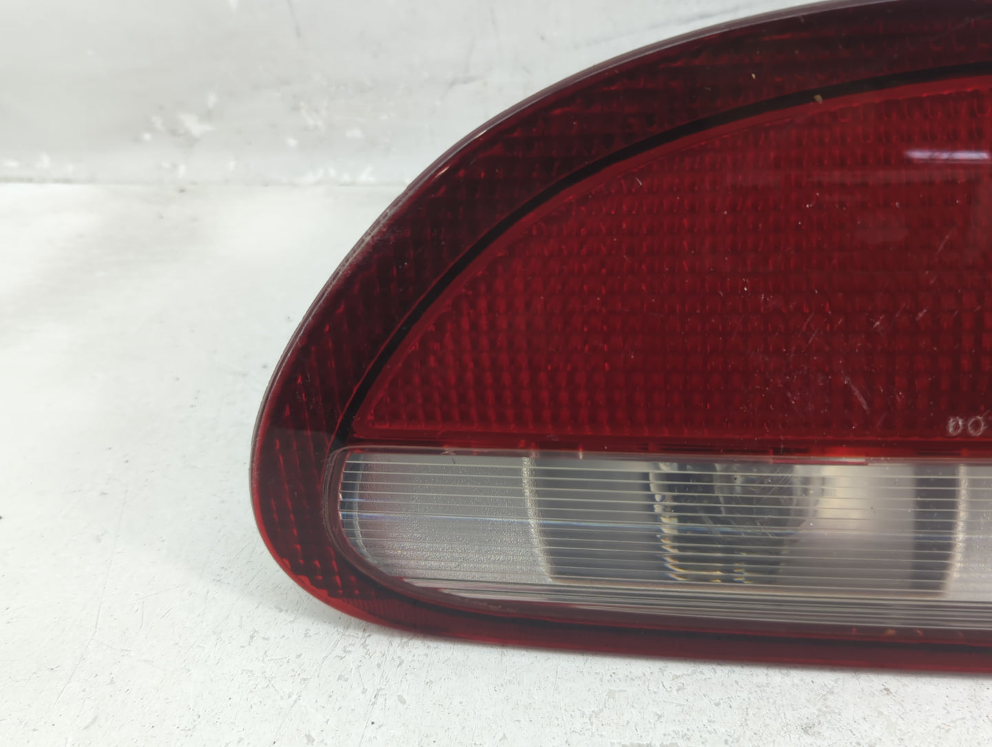 1995-1999 Chevrolet Cavalier Tail Light Assembly Passenger Right OEM P/N:16519344 Fits Fits 1995 1996 1997 1998 1999 OEM Use