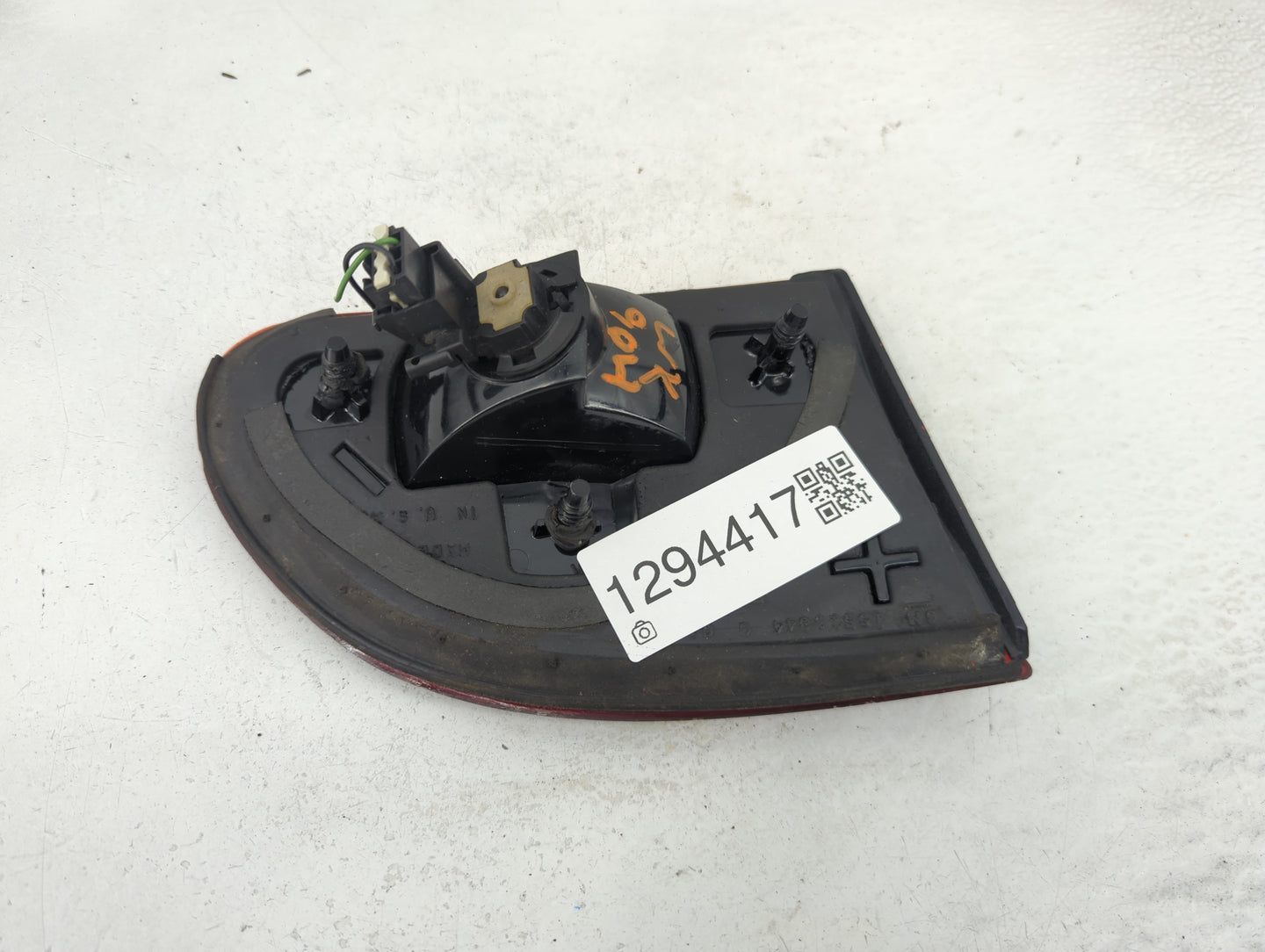 1995-1999 Chevrolet Cavalier Tail Light Assembly Passenger Right OEM P/N:16519344 Fits Fits 1995 1996 1997 1998 1999 OEM Use