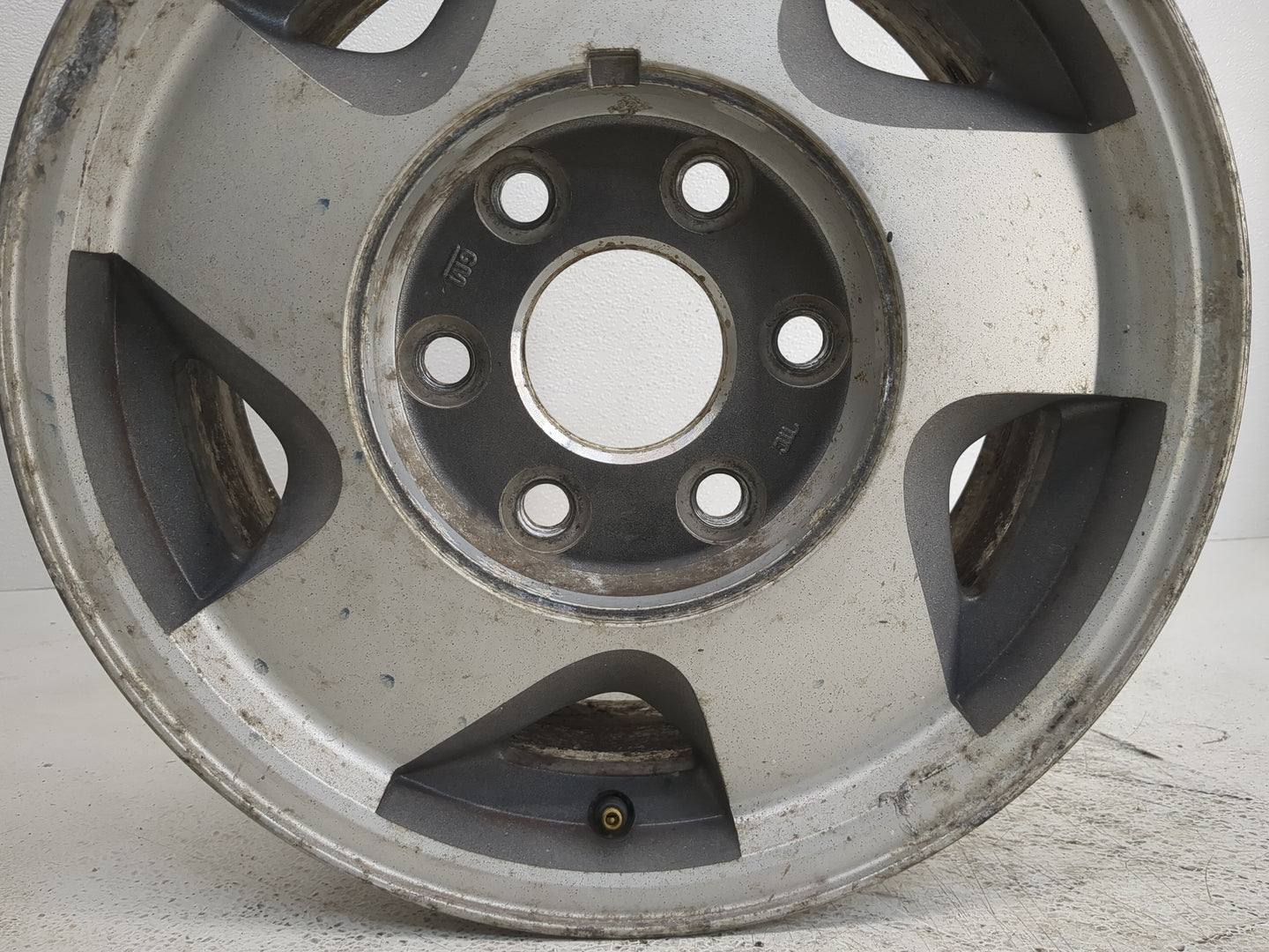 Chevrolet K1500 Oem Wheel Rim 1227720 - Oemusedautoparts1.com