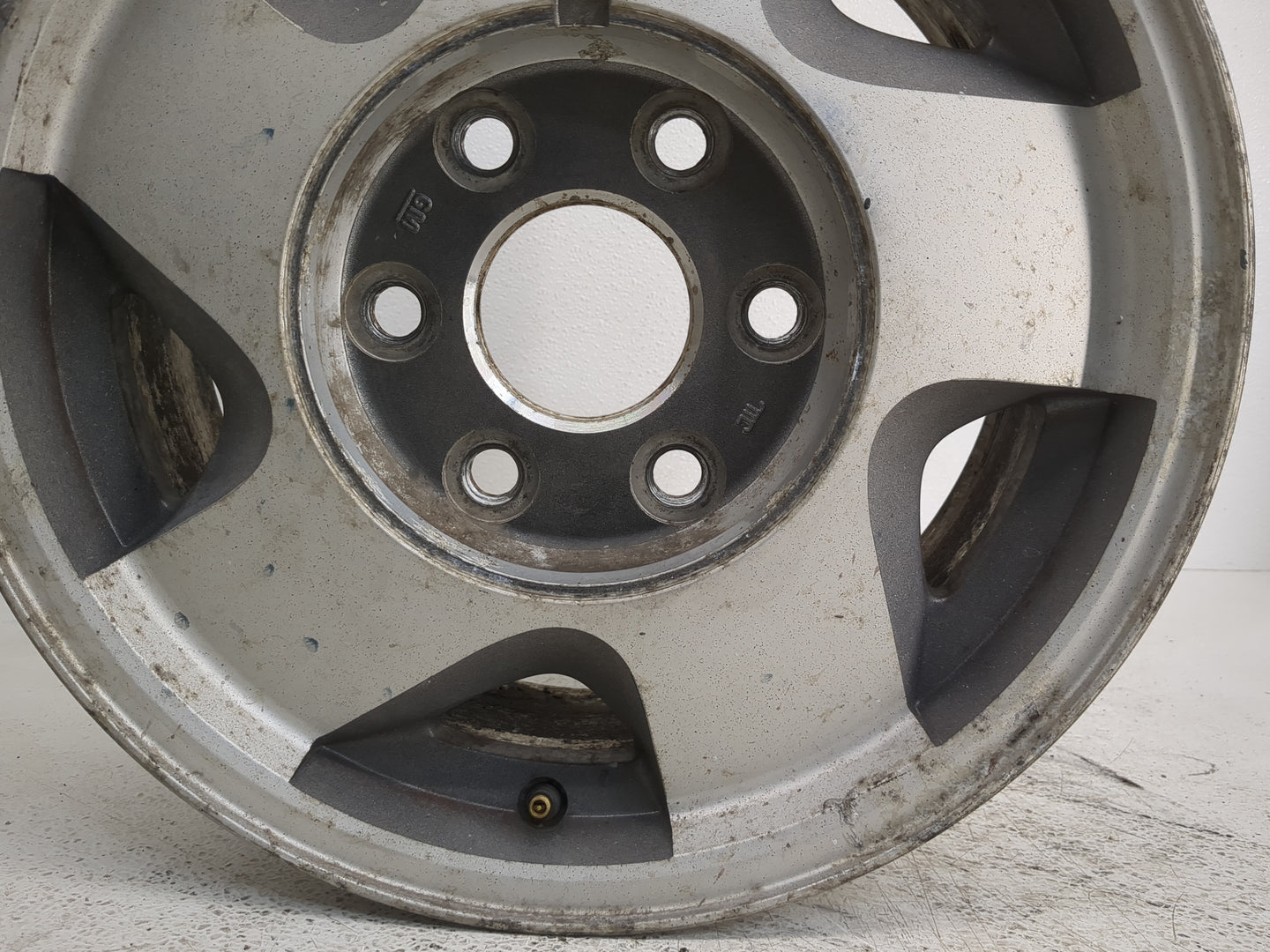 Chevrolet K1500 Oem Wheel Rim 1227720 - Oemusedautoparts1.com