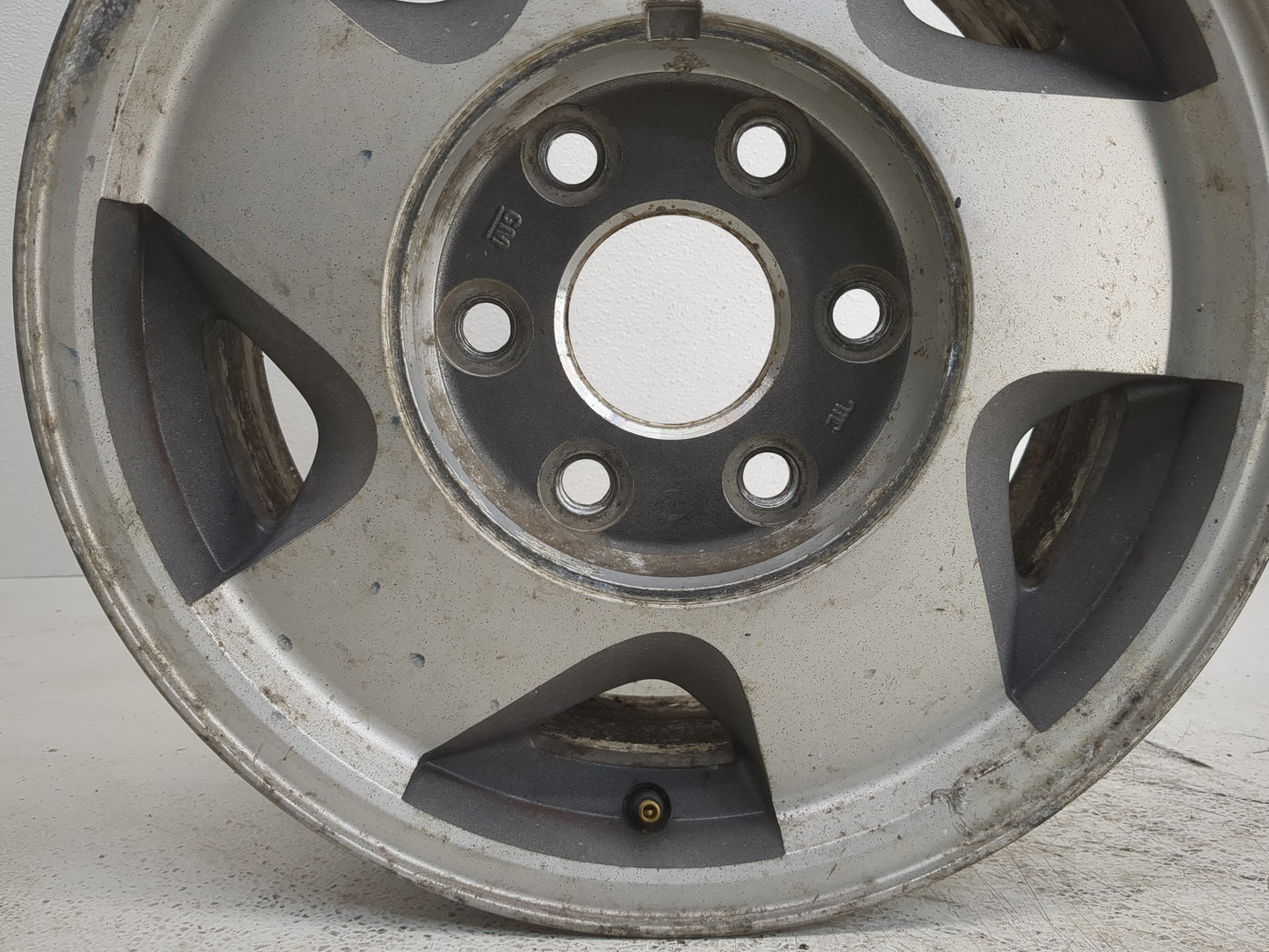 Chevrolet K1500 Oem Wheel Rim 1227720 - Oemusedautoparts1.com