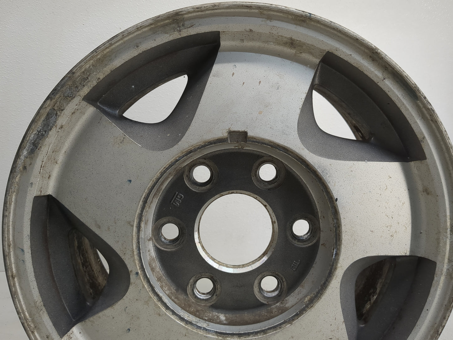 Chevrolet K1500 Oem Wheel Rim 1227720 - Oemusedautoparts1.com