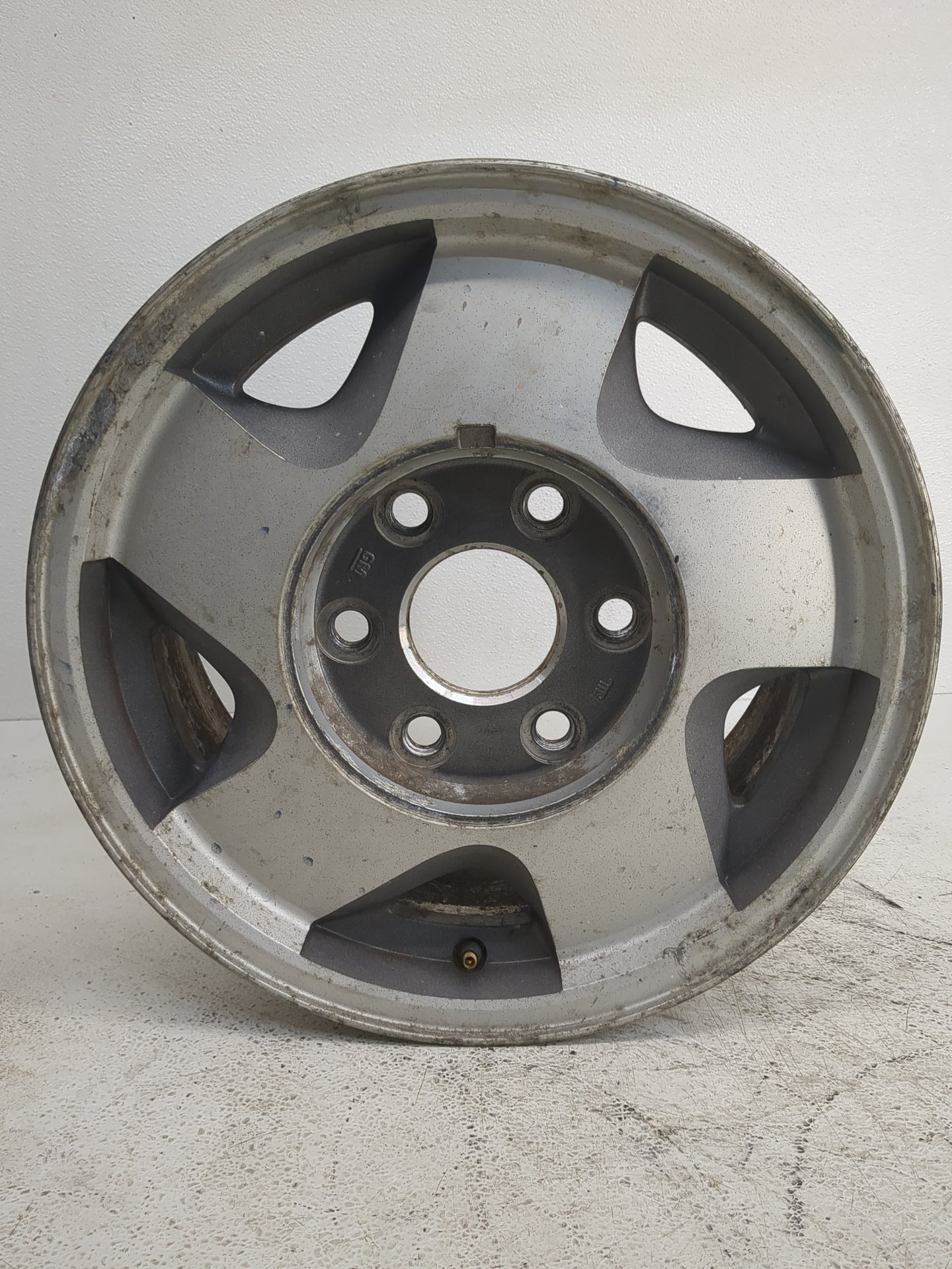 Chevrolet K1500 Oem Wheel Rim 1227720 - Oemusedautoparts1.com