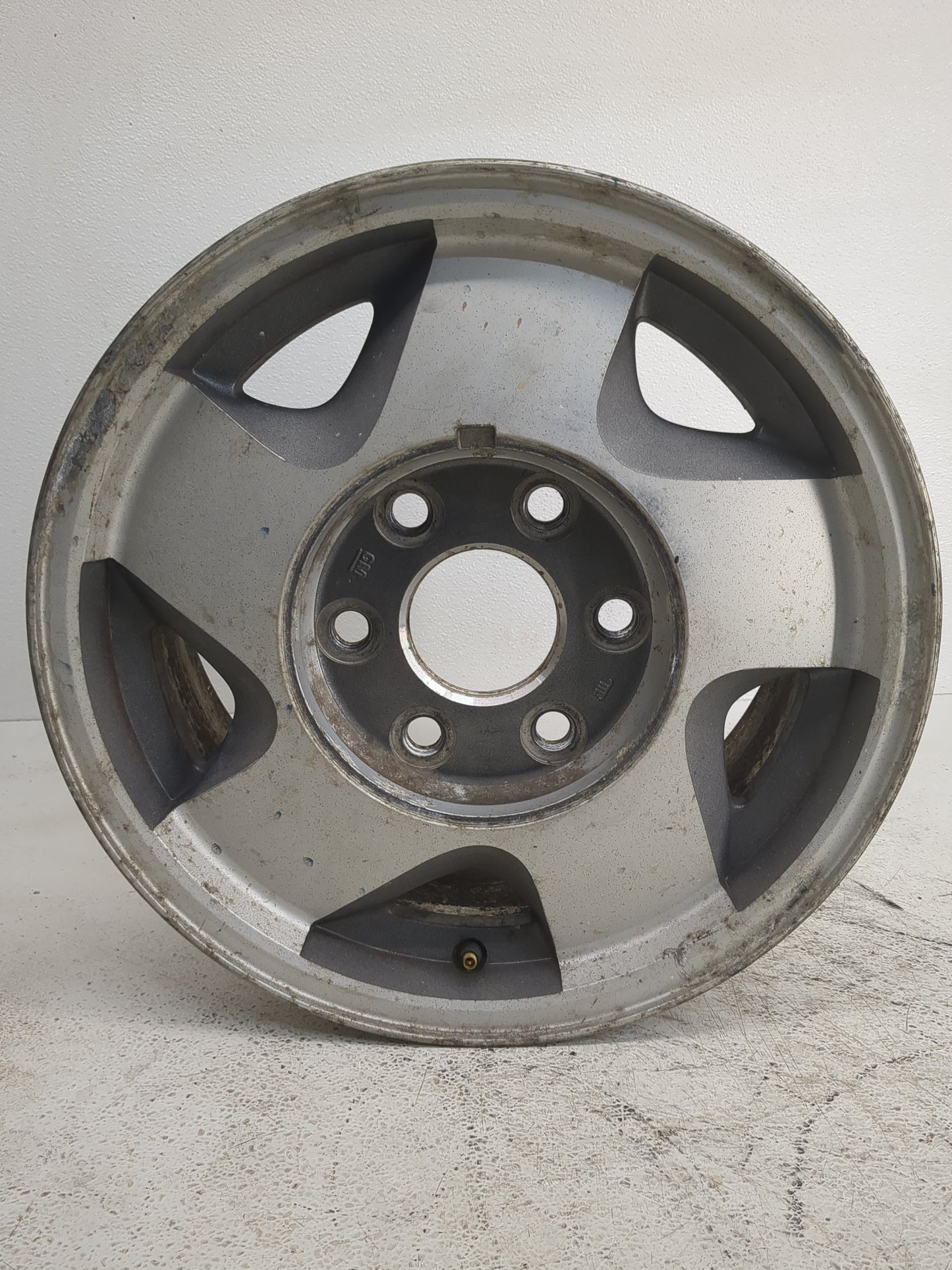 Chevrolet K1500 Oem Wheel Rim 1227720 - Oemusedautoparts1.com