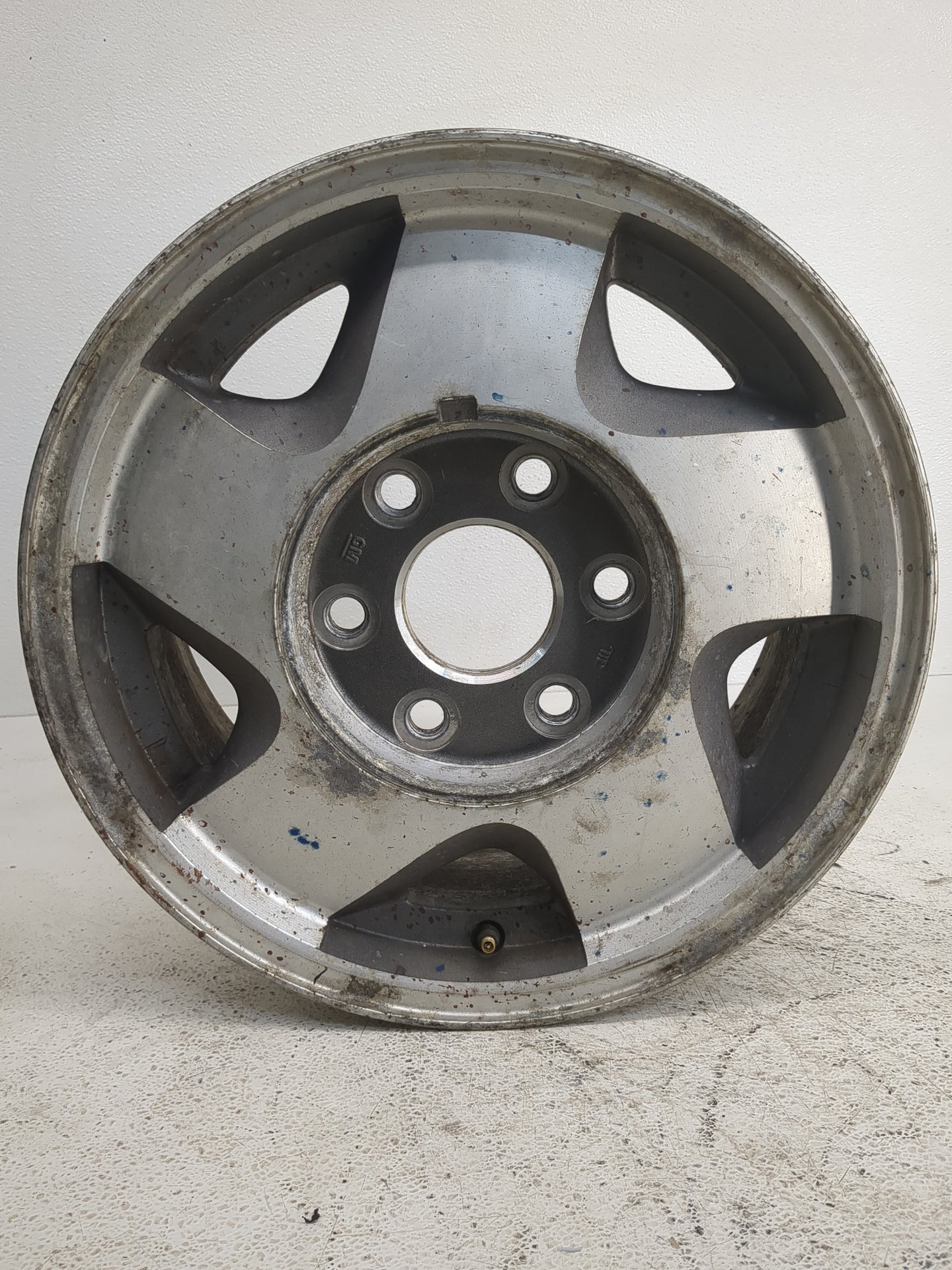 Chevrolet K1500 Oem Wheel Rim 1227727 - Oemusedautoparts1.com