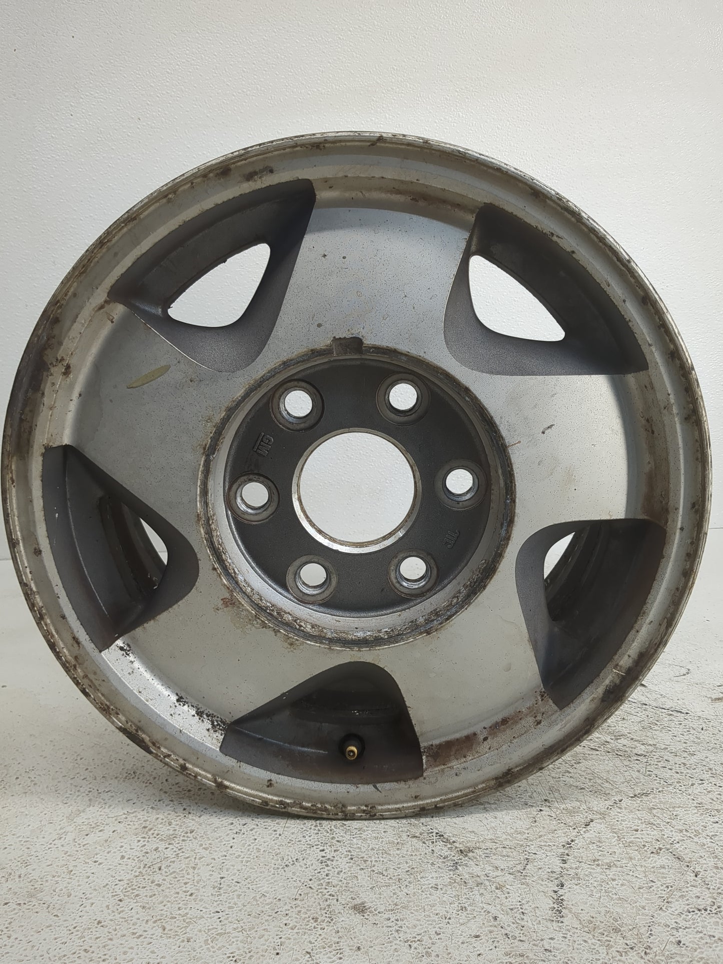 Chevrolet K1500 Oem Wheel Rim 1227729 - Oemusedautoparts1.com