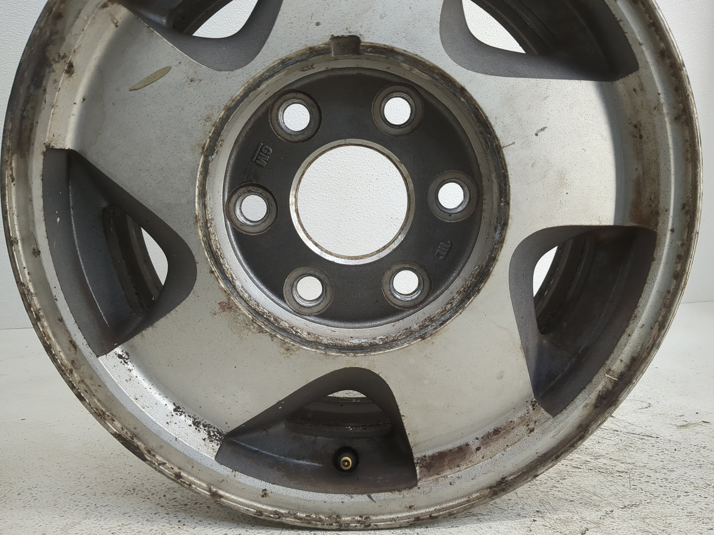 Chevrolet K1500 Oem Wheel Rim 1227729 - Oemusedautoparts1.com