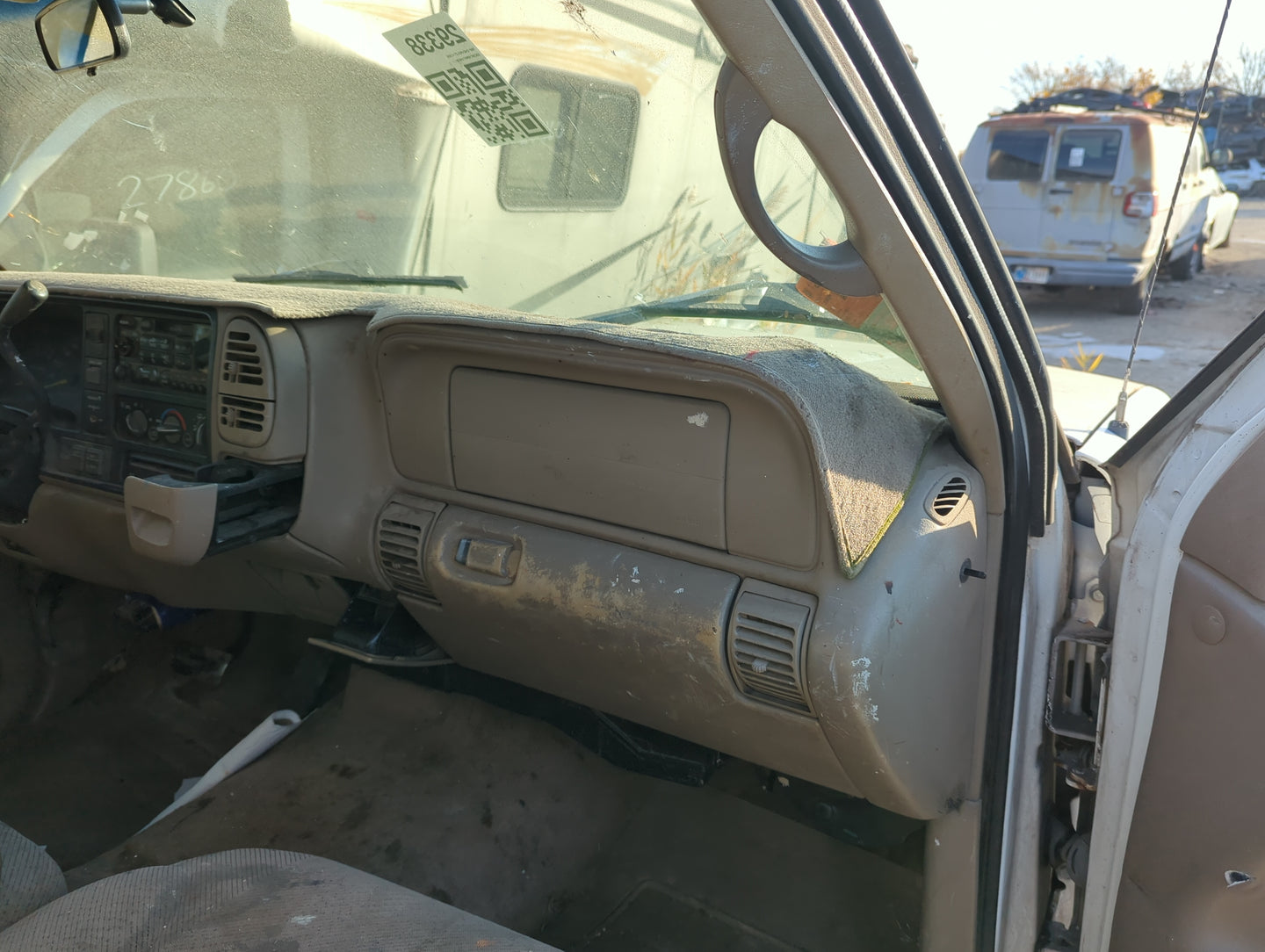 1997 Chevrolet K1500 Air Bag Passenger Right Dashboard OEM Fits Fits 1998 1999 OEM Used Auto Parts - Oemusedautoparts1.com