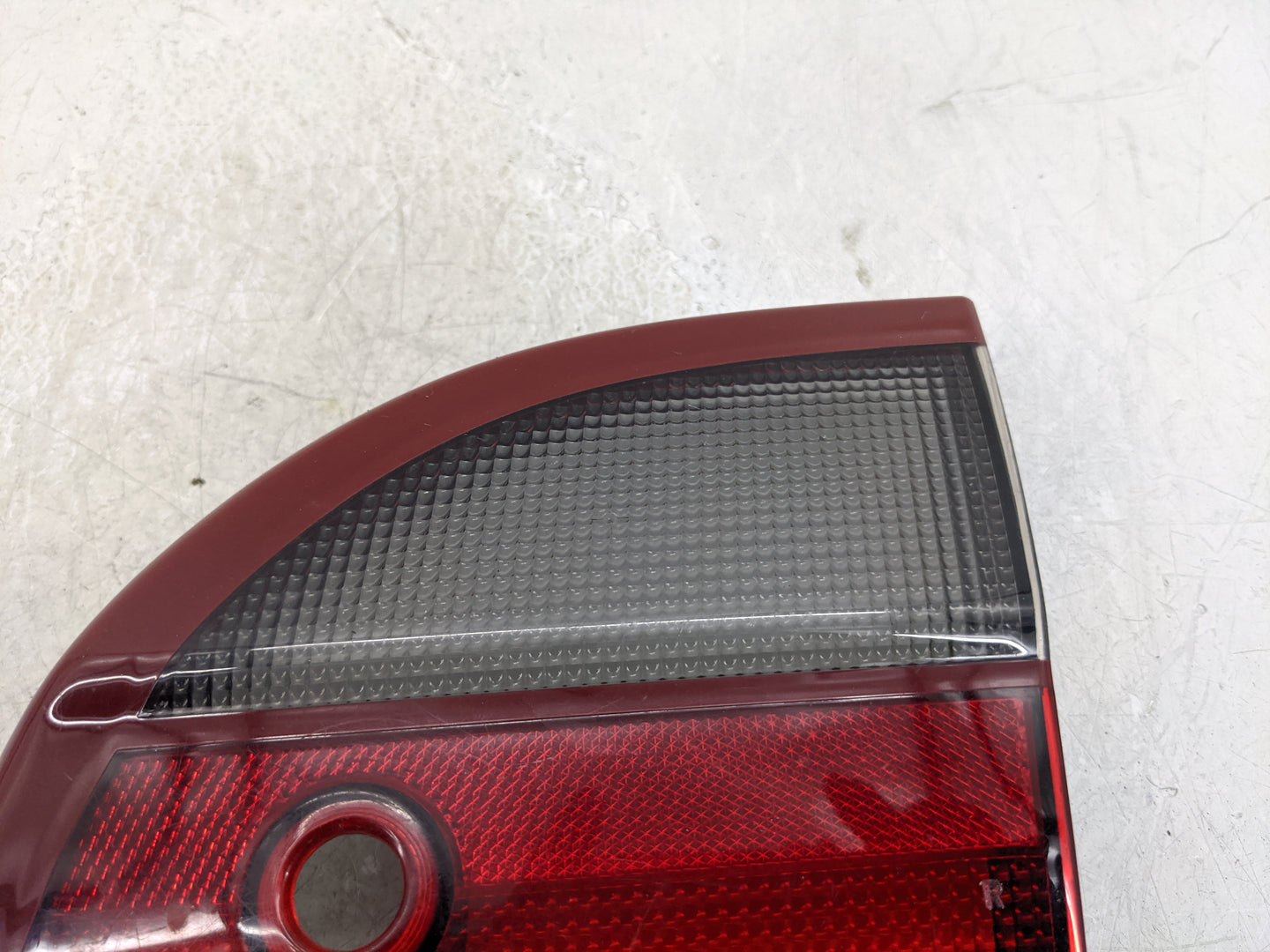 1997-2005 Chevrolet Malibu Tail Light Assembly Passenger Right OEM P/N:22605914 Fits OEM Used Auto Parts - Oemusedautoparts1