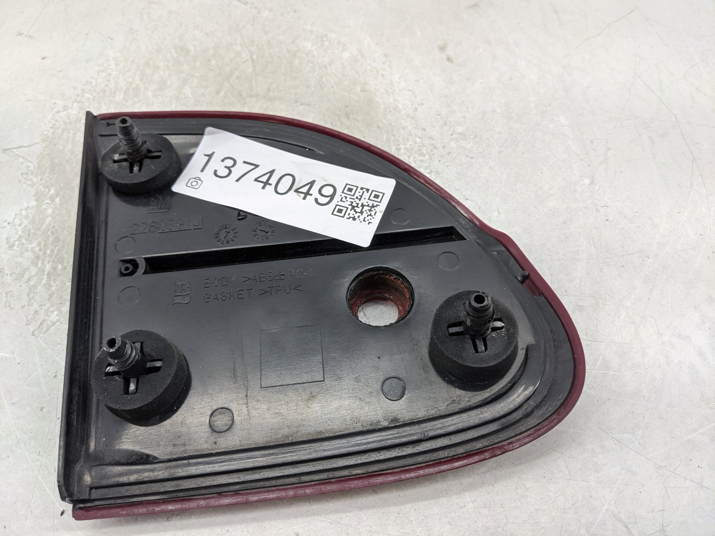1997-2005 Chevrolet Malibu Tail Light Assembly Passenger Right OEM P/N:22605914 Fits OEM Used Auto Parts - Oemusedautoparts1