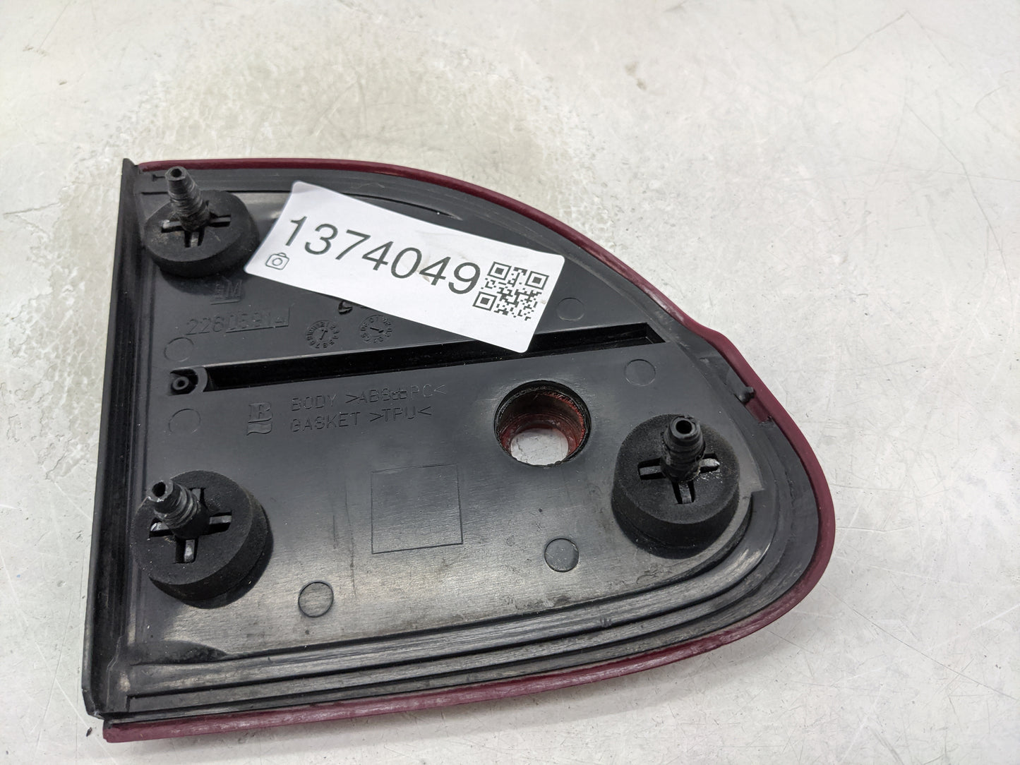 1997-2005 Chevrolet Malibu Tail Light Assembly Passenger Right OEM P/N:22605914 Fits OEM Used Auto Parts - Oemusedautoparts1