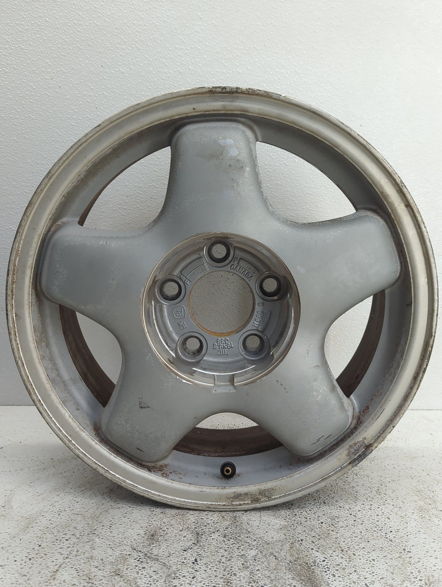 1995-1997 Chevrolet Monte Carlo Oem Wheel Rim 1076677 - Oemusedautoparts1.com