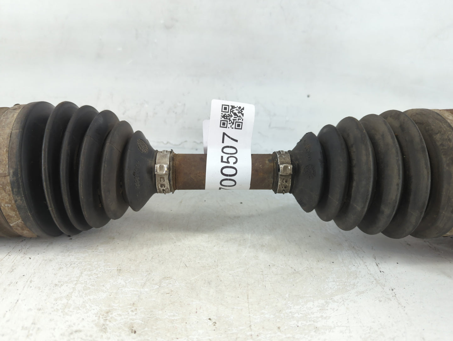1995-1999 Chevrolet Suburban 1500 Axle Shaft Front Driver Cv C/v - Oemusedautoparts1.com