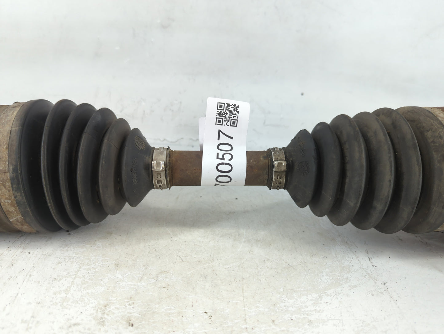 1995-1999 Chevrolet Suburban 1500 Axle Shaft Front Driver Cv C/v - Oemusedautoparts1.com