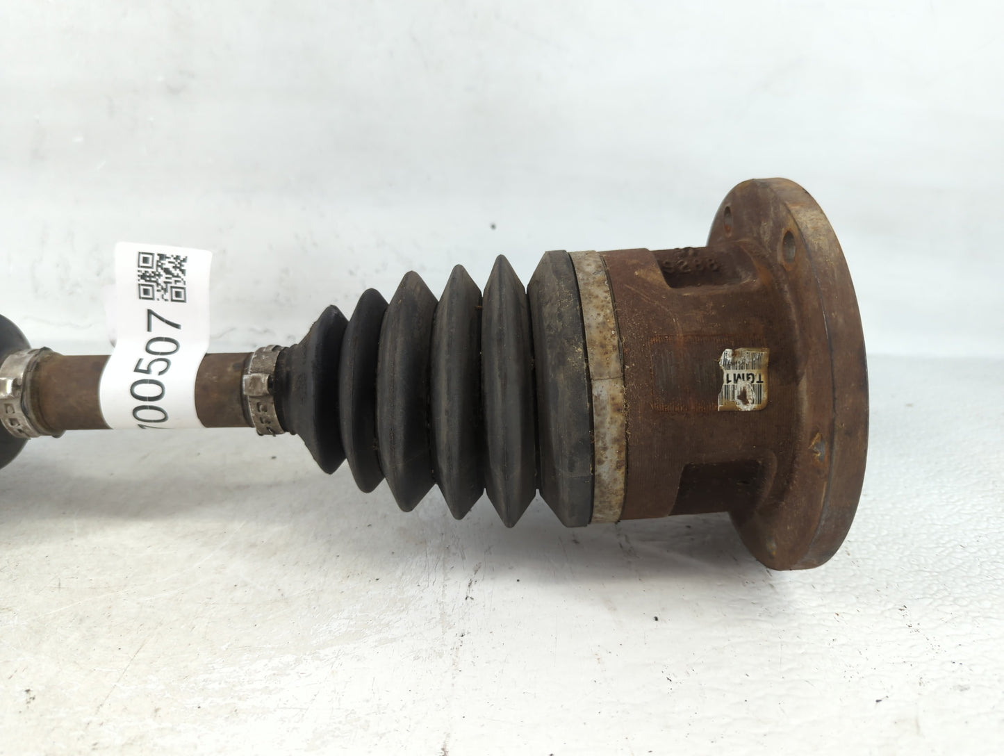 1995-1999 Chevrolet Suburban 1500 Axle Shaft Front Driver Cv C/v - Oemusedautoparts1.com