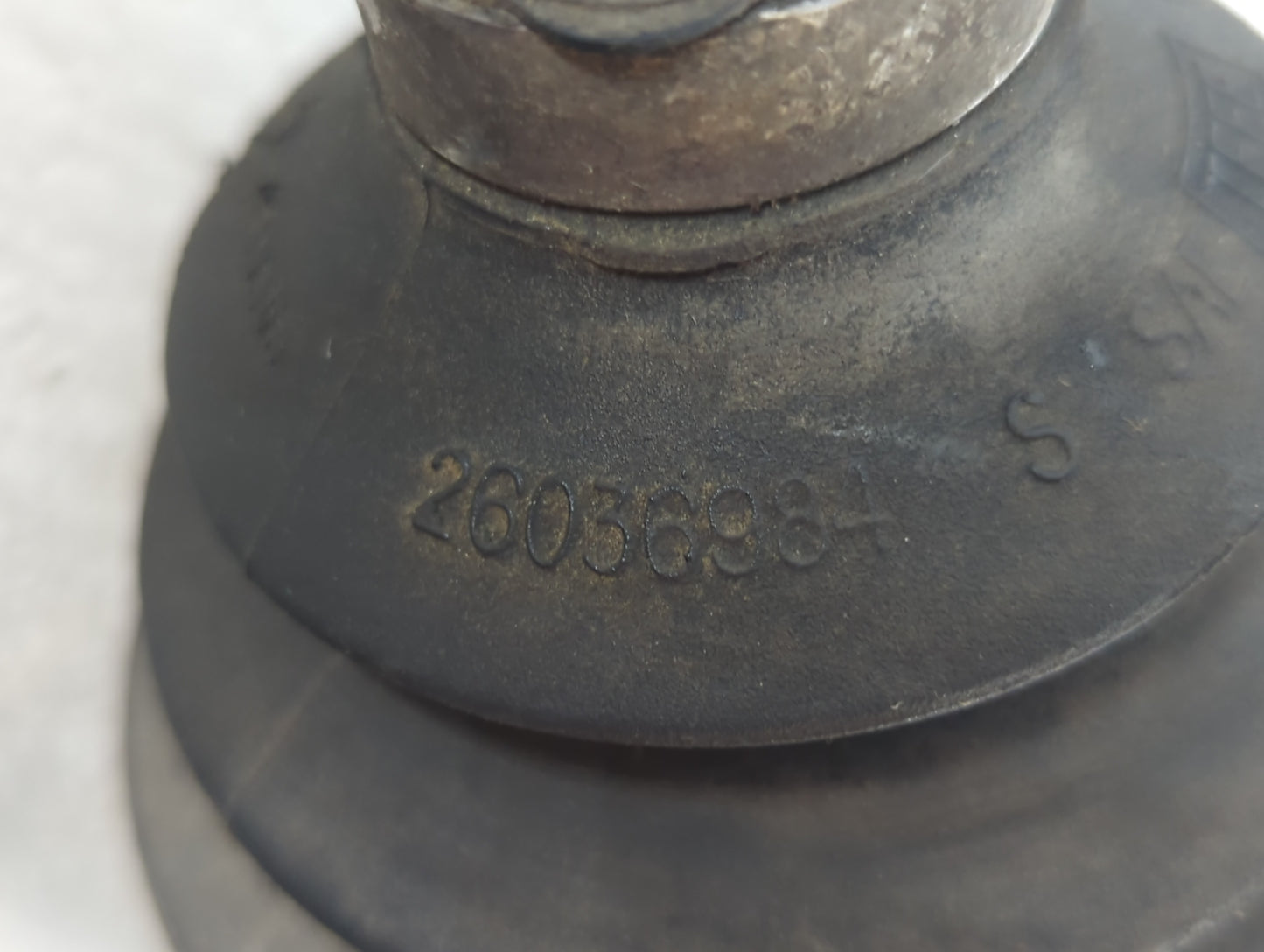 1995-1999 Chevrolet Suburban 1500 Axle Shaft Front Driver Cv C/v - Oemusedautoparts1.com