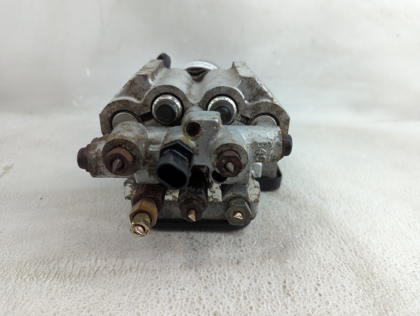 1996-1997 Chevrolet Tahoe ABS Pump Control Module Replacement Fits Fits 1996 1997 OEM Used Auto Parts - Oemusedautoparts1.co