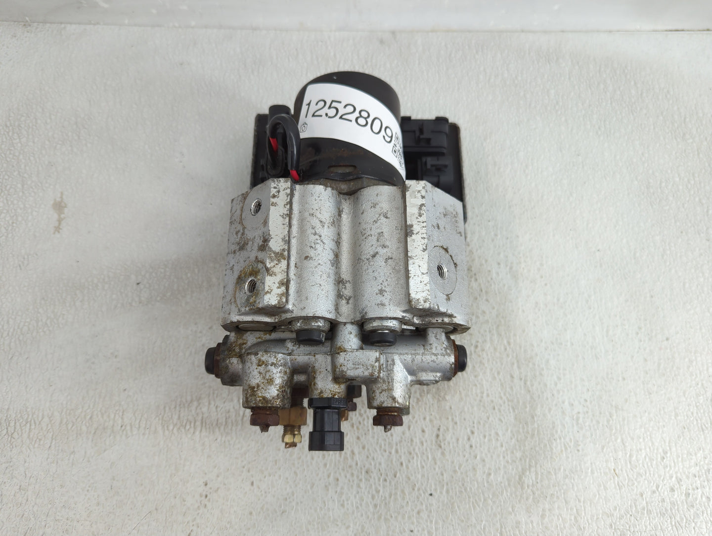 1996-1997 Chevrolet Tahoe ABS Pump Control Module Replacement Fits Fits 1996 1997 OEM Used Auto Parts - Oemusedautoparts1.co