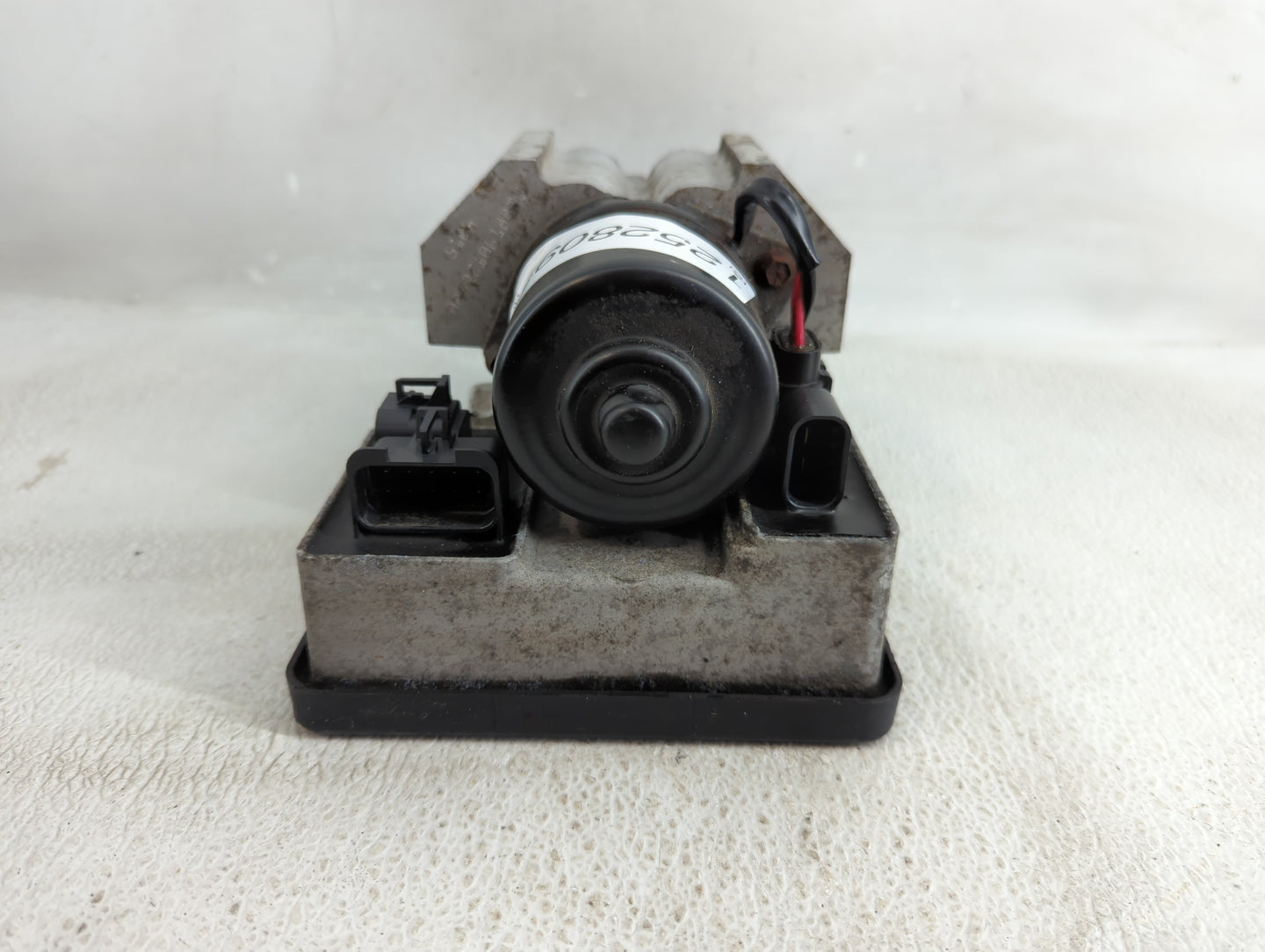 1996-1997 Chevrolet Tahoe ABS Pump Control Module Replacement Fits Fits 1996 1997 OEM Used Auto Parts - Oemusedautoparts1.co