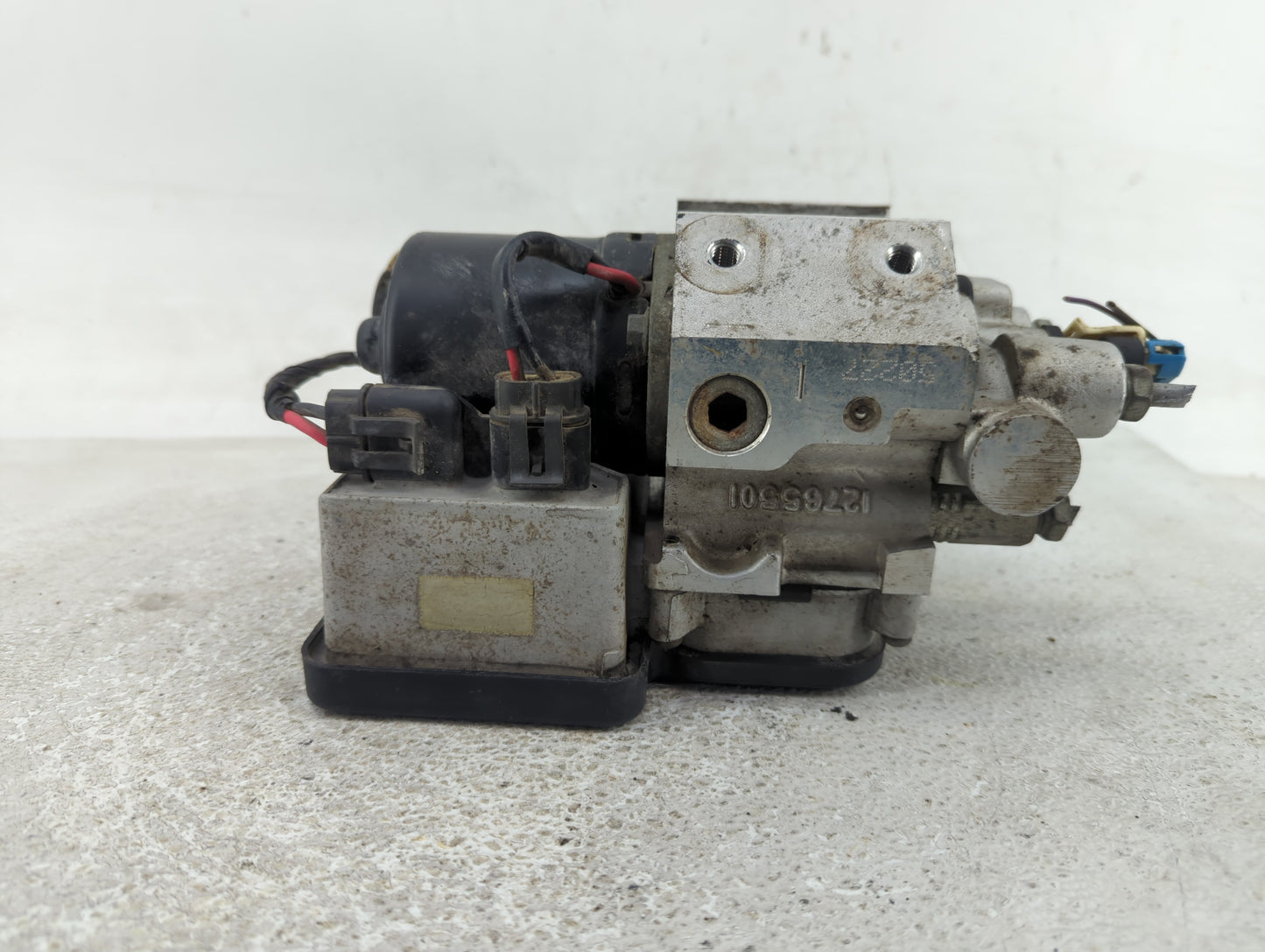 1996-1997 Chevrolet Tahoe ABS Pump Control Module Replacement P/N:12765501 Fits Fits 1996 1997 OEM Used Auto Parts - Oemused