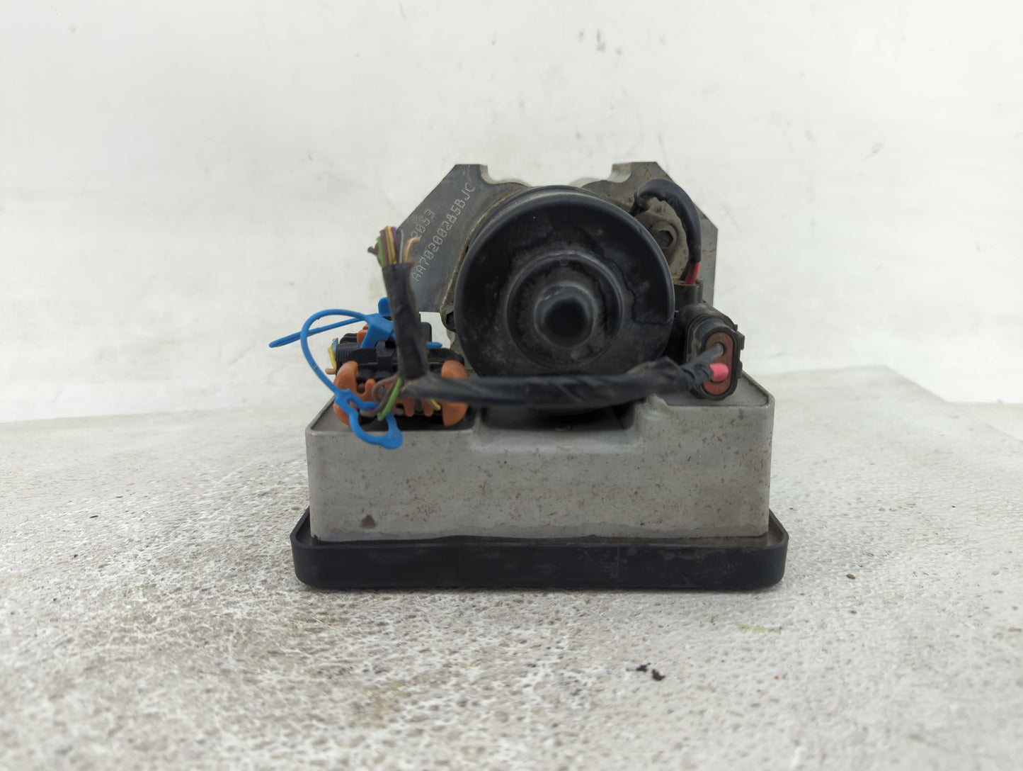 1996-1997 Chevrolet Tahoe ABS Pump Control Module Replacement P/N:12765501 Fits Fits 1996 1997 OEM Used Auto Parts - Oemused