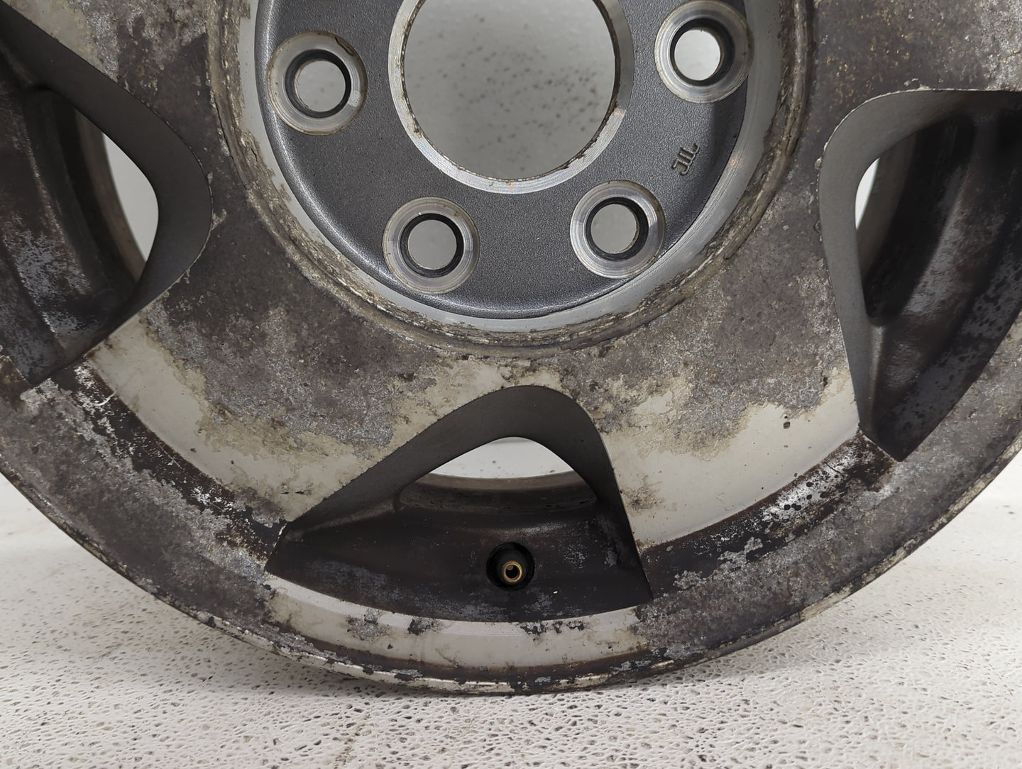 1995-1999 Chevrolet Tahoe Oem Wheel Rim 856255 - Oemusedautoparts1.com