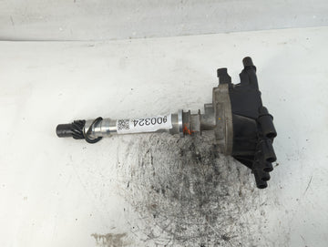 1996-2000 Chevrolet Tahoe Engine Ignition Distributor OEM Fits Fits 1996 1997 1998 1999 2000 2001 2002 OEM Used Auto Parts -