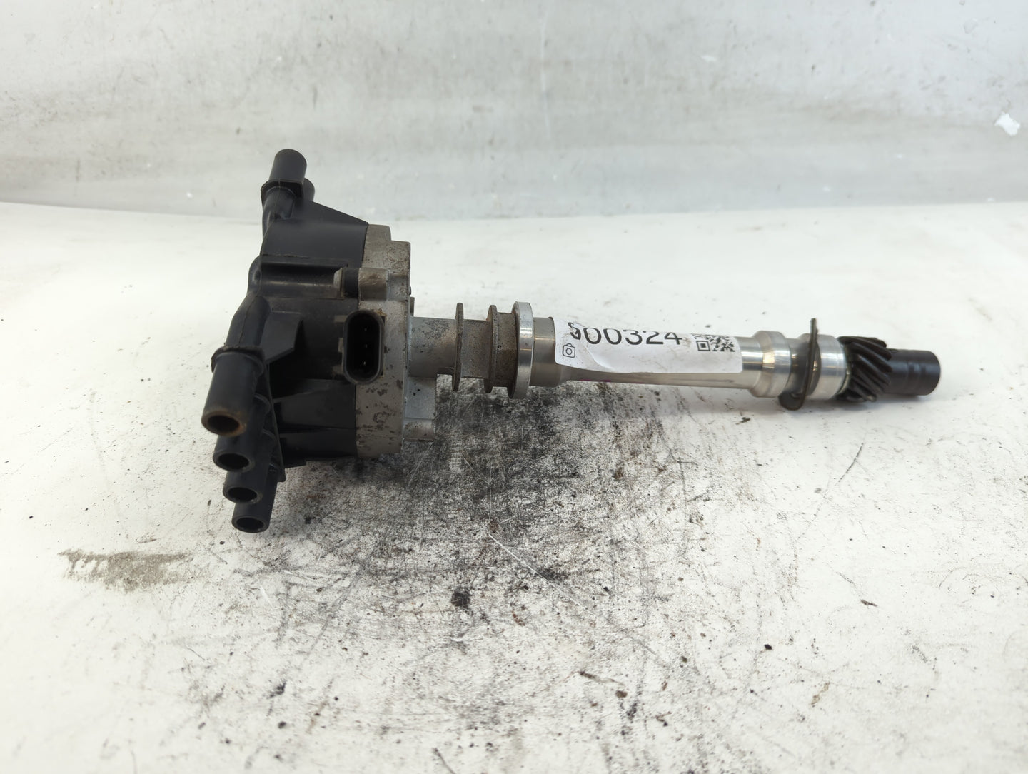 1996-2000 Chevrolet Tahoe Engine Ignition Distributor OEM Fits Fits 1996 1997 1998 1999 2000 2001 2002 OEM Used Auto Parts -