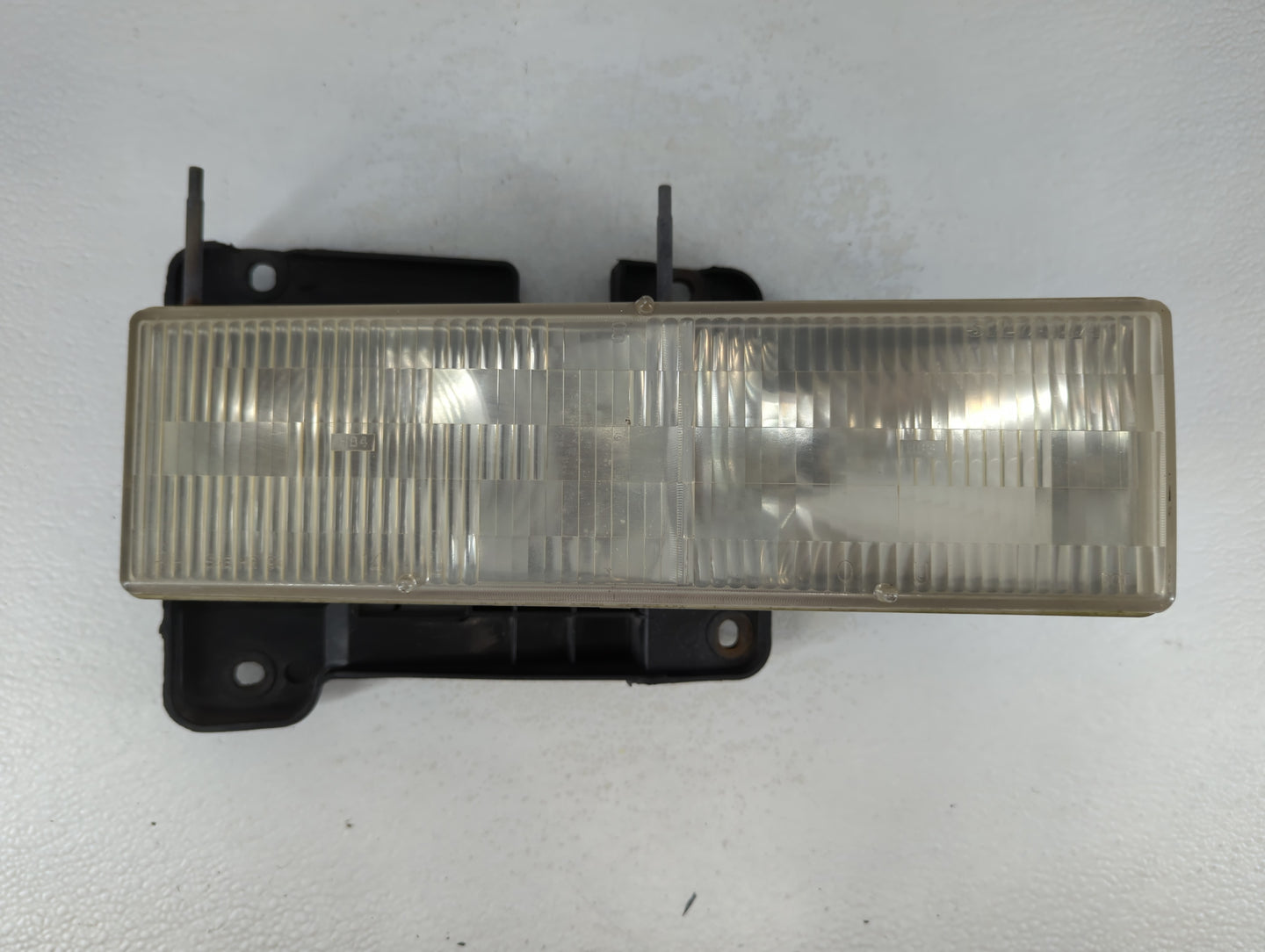 Chevrolet Truck Passenger Right Oem Head Light Headlight Lamp - Oemusedautoparts1.com