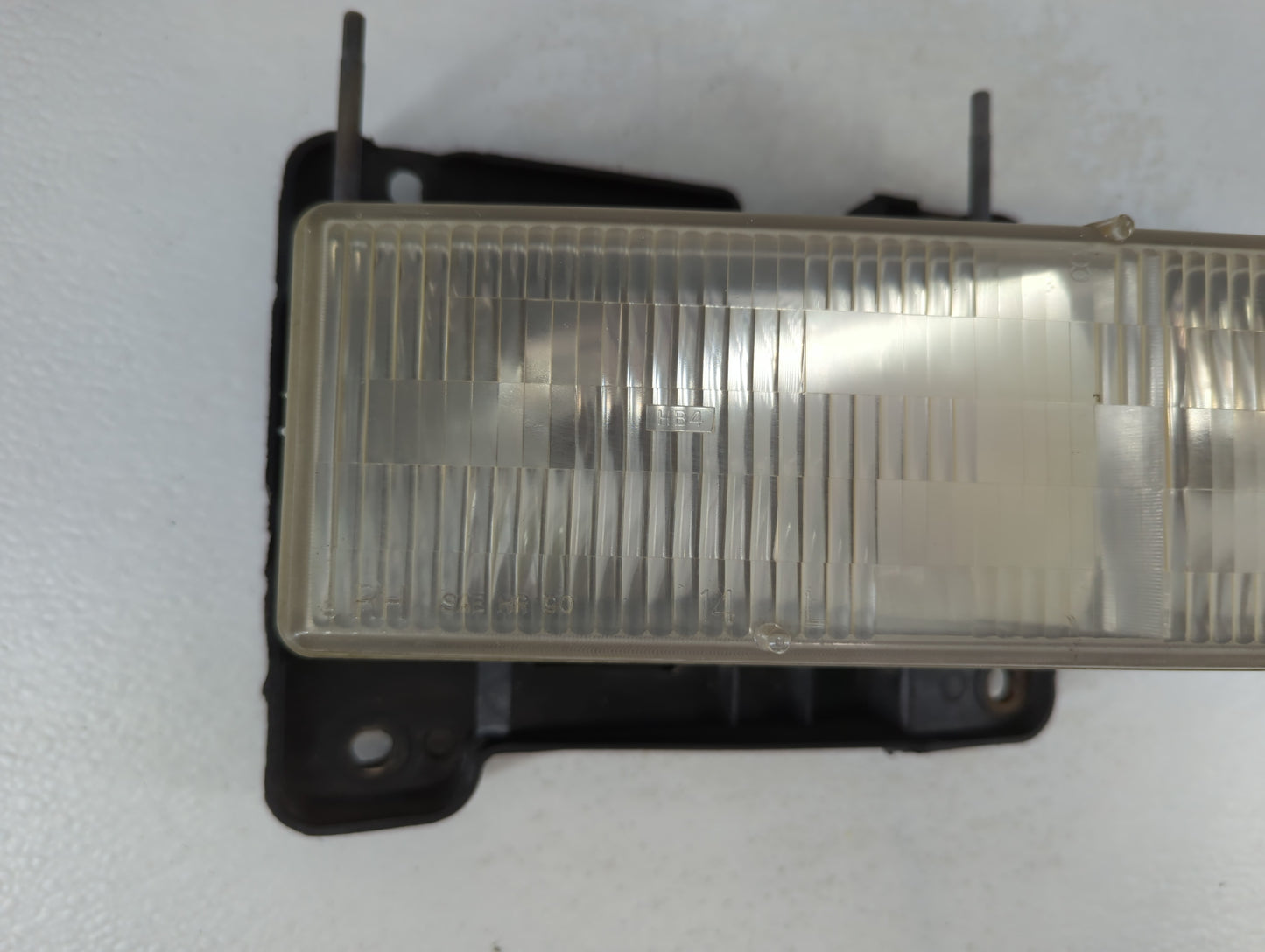 Chevrolet Truck Passenger Right Oem Head Light Headlight Lamp - Oemusedautoparts1.com