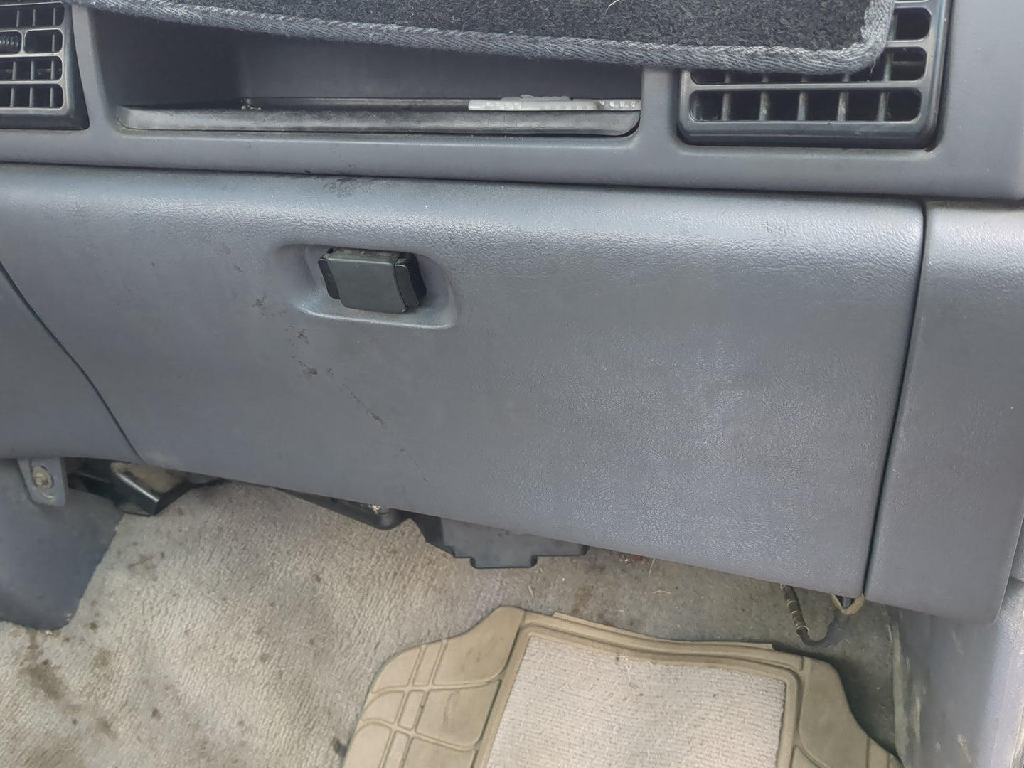 1997 Dodge Ram 1500 Passenger Glove Box Door Storage Compartment - Oemusedautoparts1.com