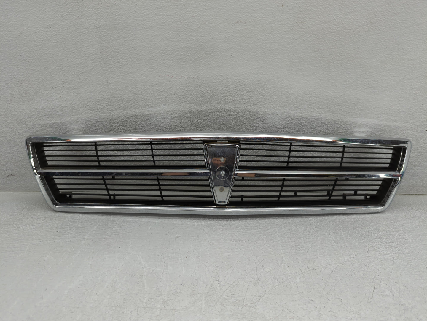 1994-1995 Ford Aspire Front Grille Bumper Not Included - Oemusedautoparts1.com