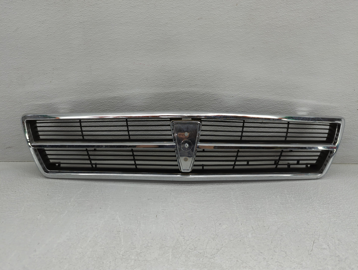 1994-1995 Ford Aspire Front Grille Bumper Not Included - Oemusedautoparts1.com