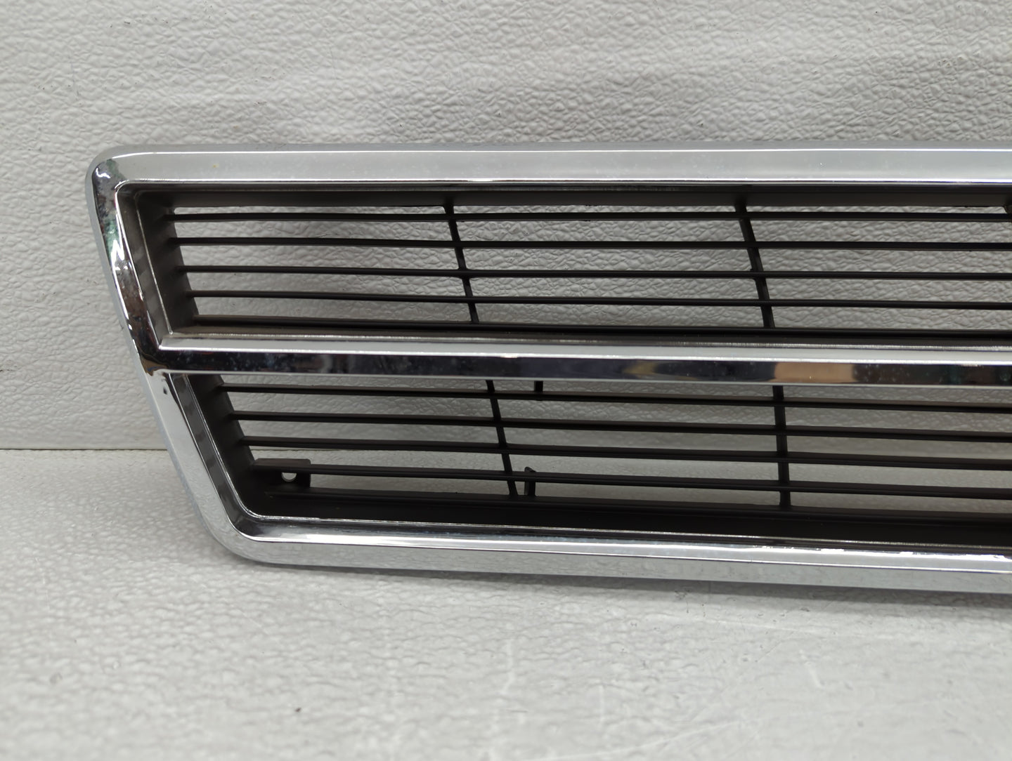 1994-1995 Ford Aspire Front Grille Bumper Not Included - Oemusedautoparts1.com