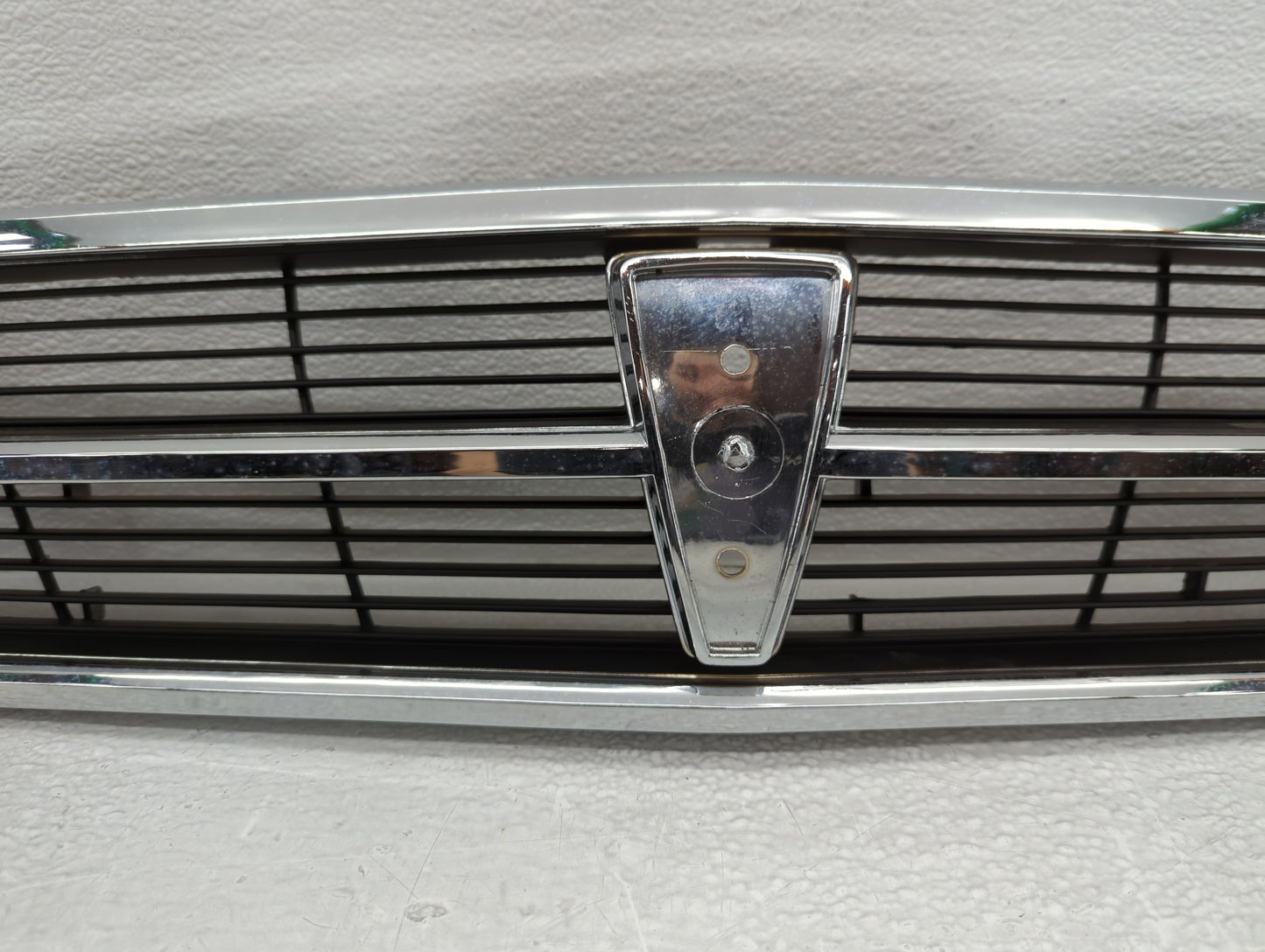 1994-1995 Ford Aspire Front Grille Bumper Not Included - Oemusedautoparts1.com