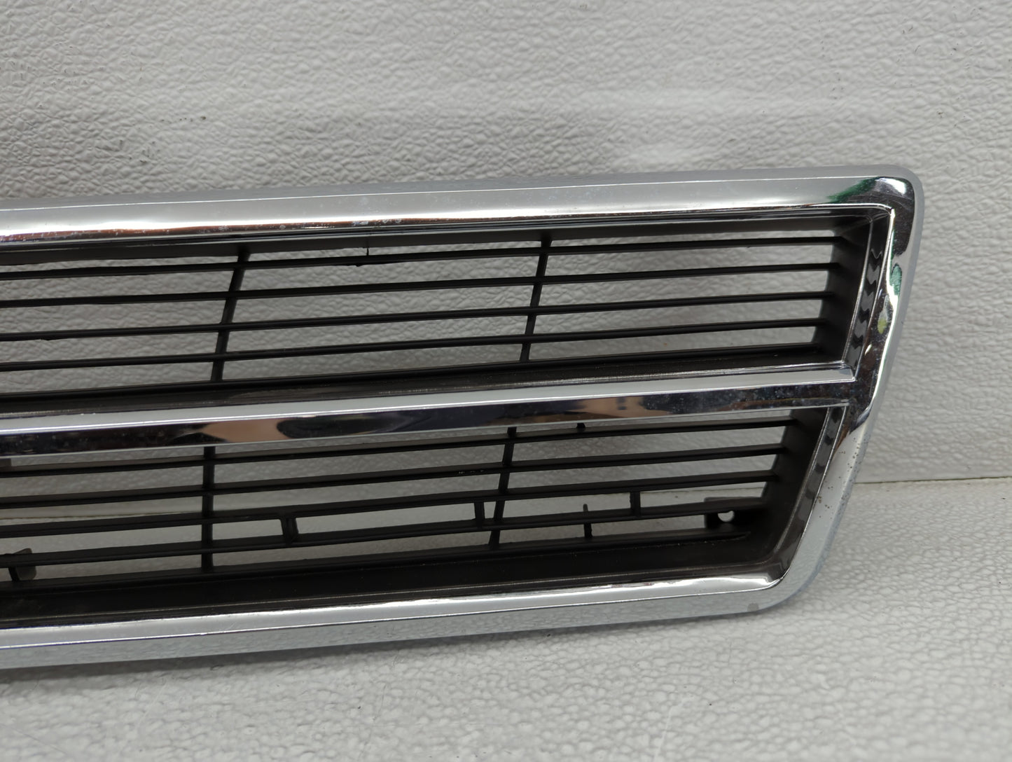1994-1995 Ford Aspire Front Grille Bumper Not Included - Oemusedautoparts1.com