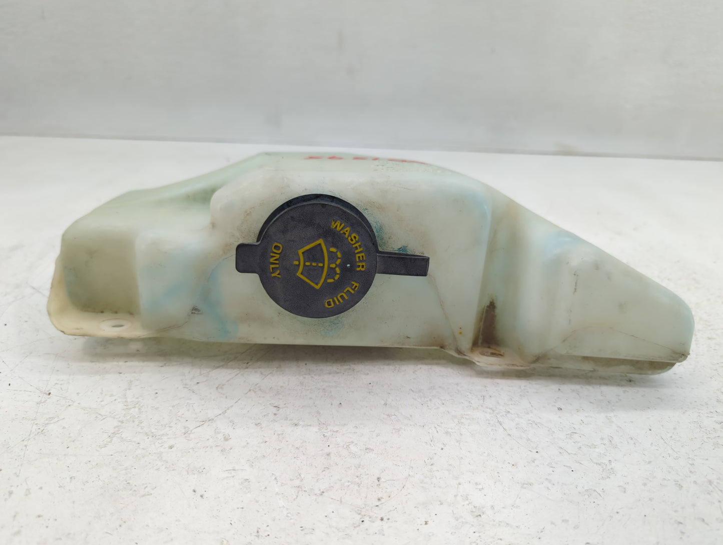 1997 Ford Crown Victoria Windshield Washer Fluid Reservoir Bottle Oem - Oemusedautoparts1.com