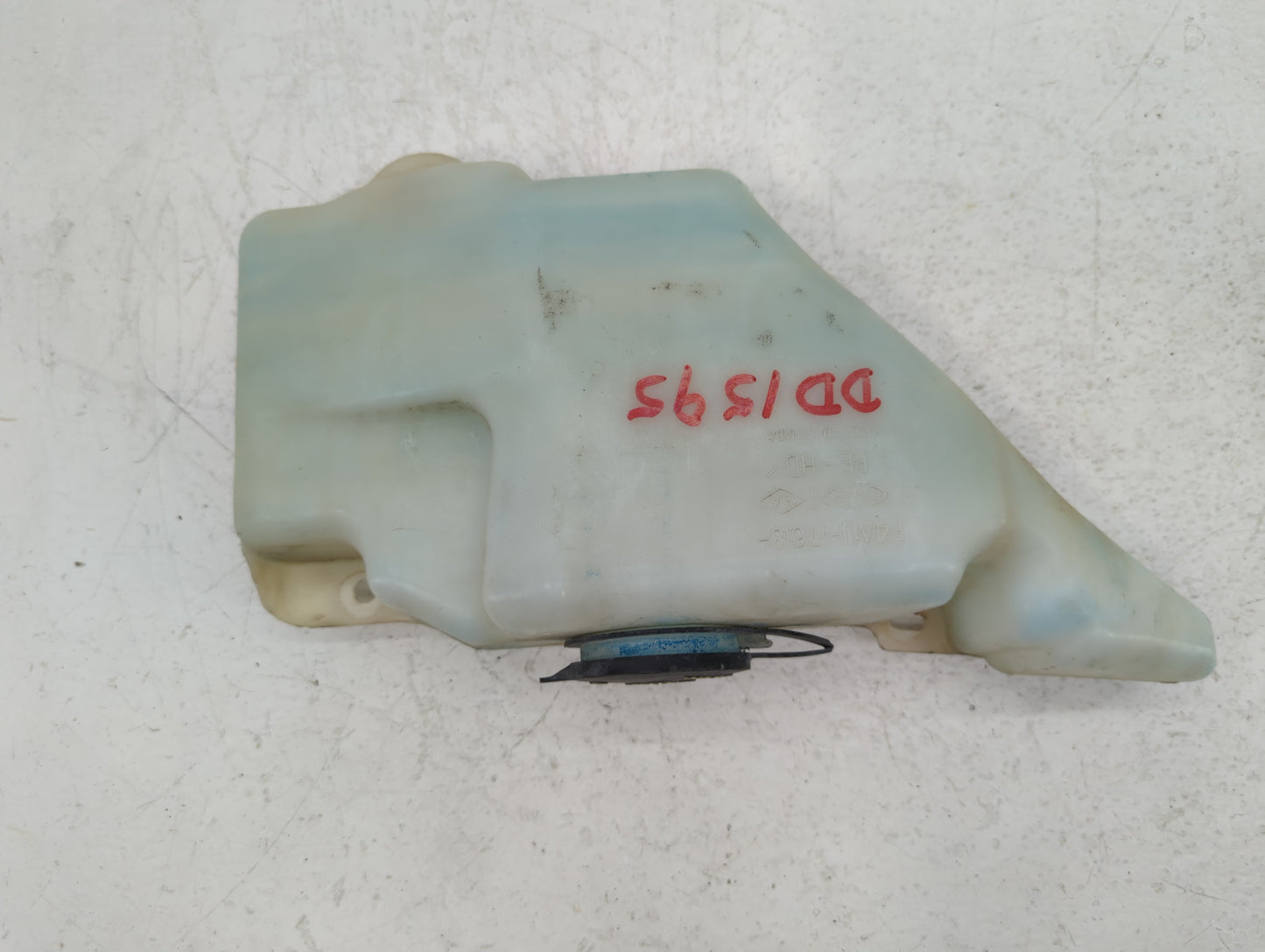 1997 Ford Crown Victoria Windshield Washer Fluid Reservoir Bottle Oem - Oemusedautoparts1.com