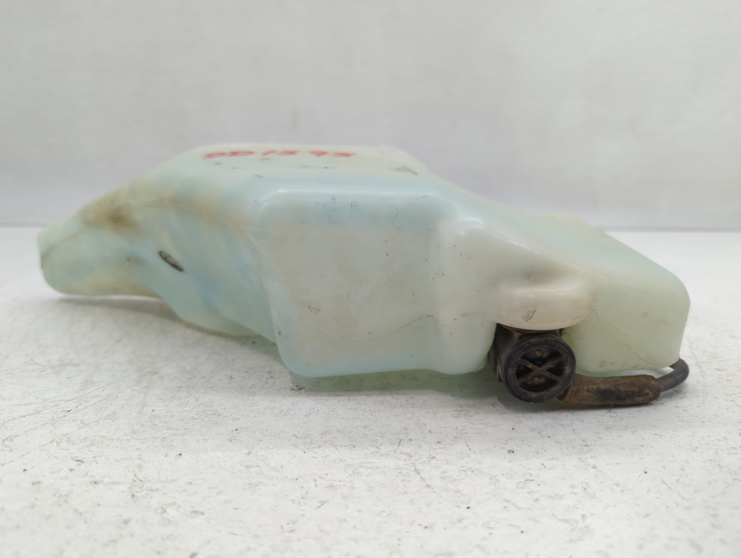 1997 Ford Crown Victoria Windshield Washer Fluid Reservoir Bottle Oem - Oemusedautoparts1.com